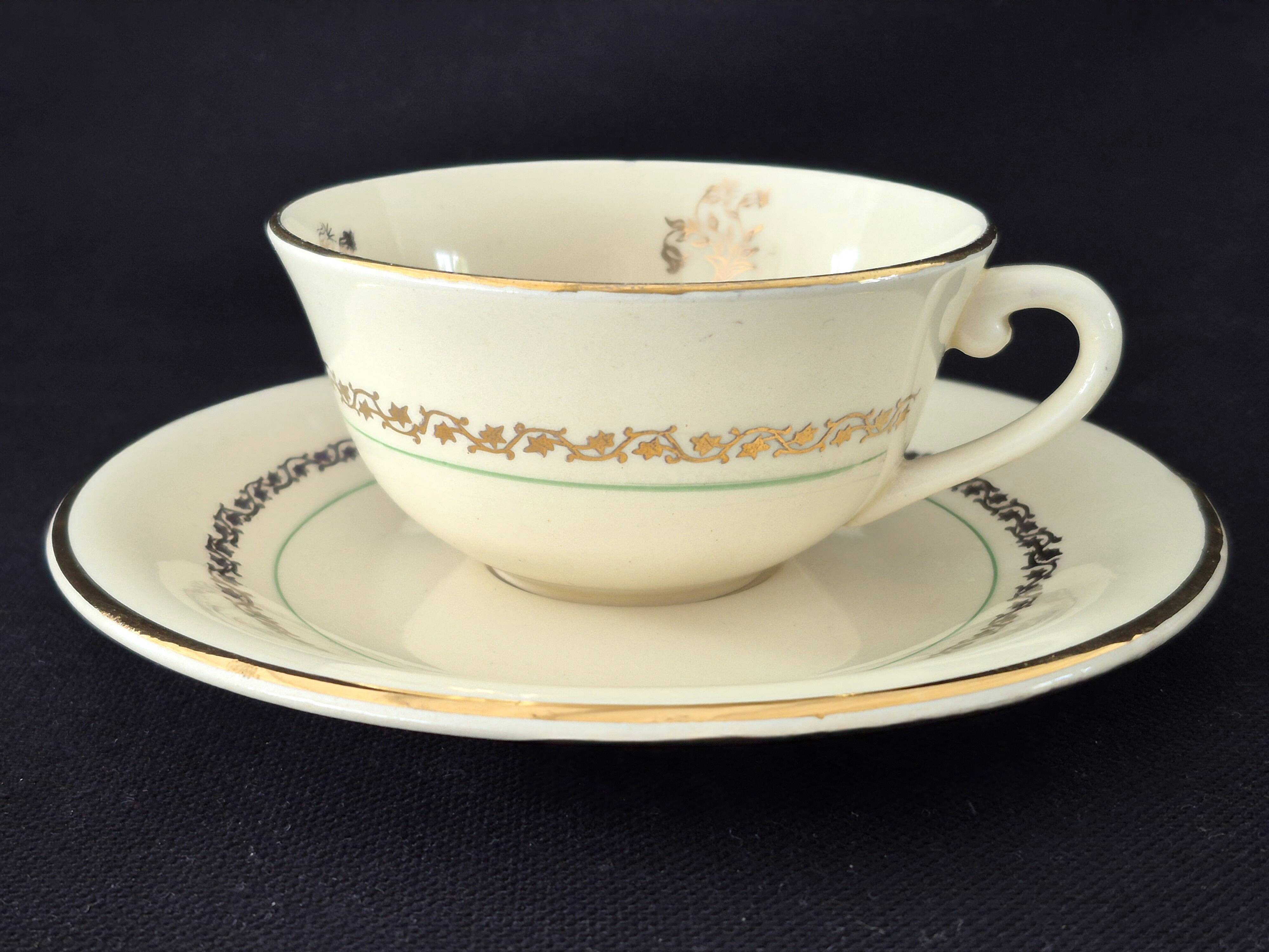 Set of 8 cups and saucers in Gien earthenware, model Valence A040.
