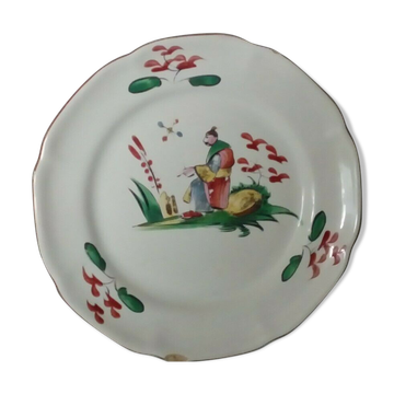 Plate in faience from Lunéville, St. Clement, Chinese decoration, late 19th century.