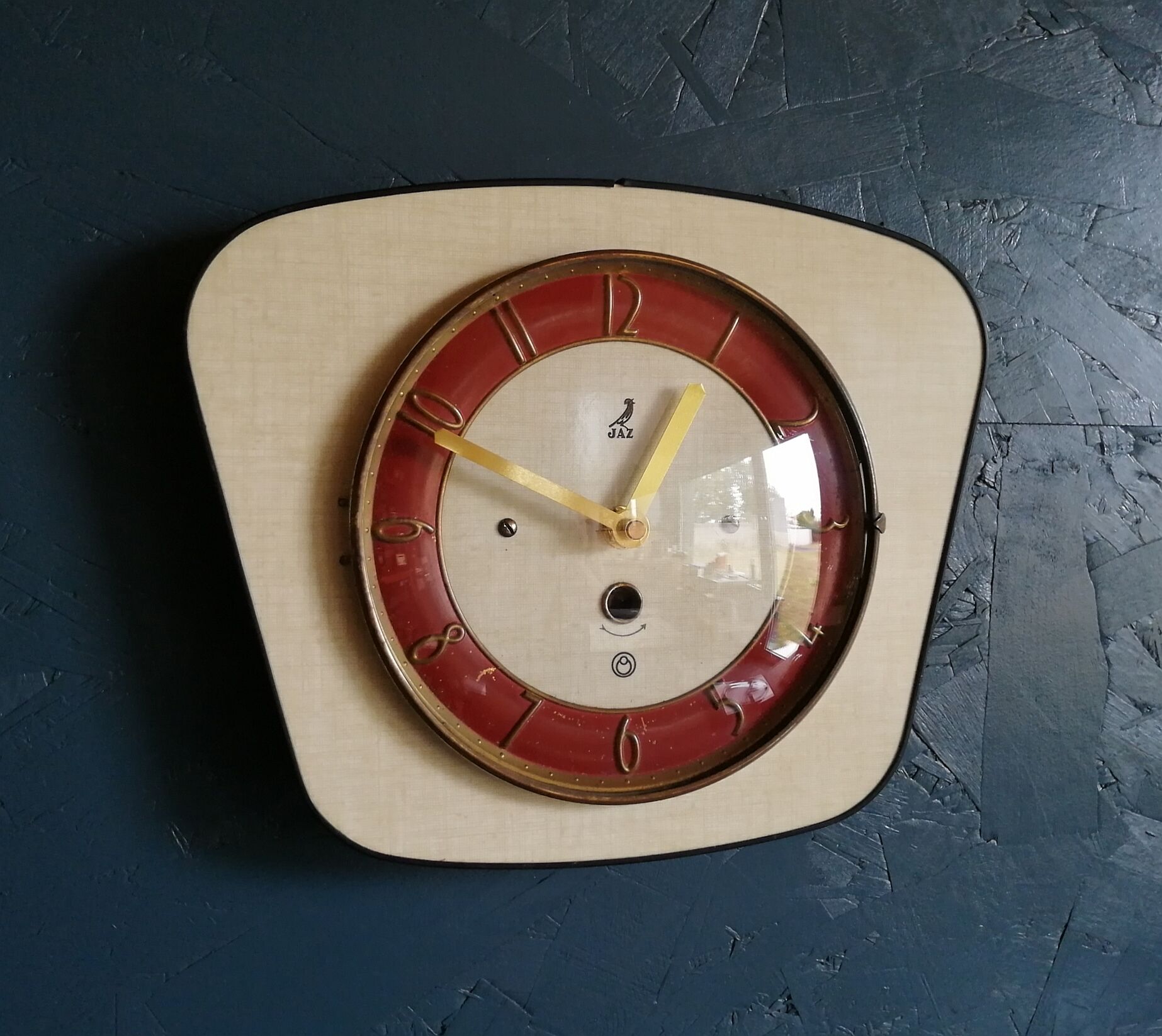 Vintage formica clock silent wall clock "Jaz pale yellow"