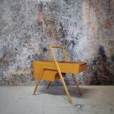 Vintage foot compass worker