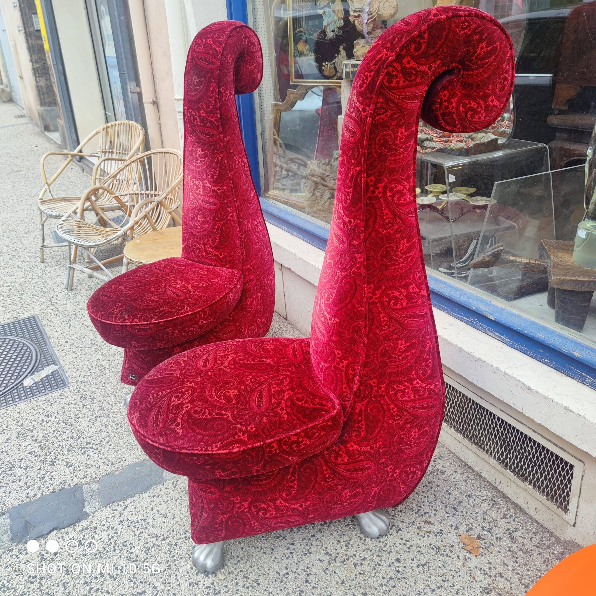 Pair of velvet lounge chairs with a Kashmir pattern from Bretz.
