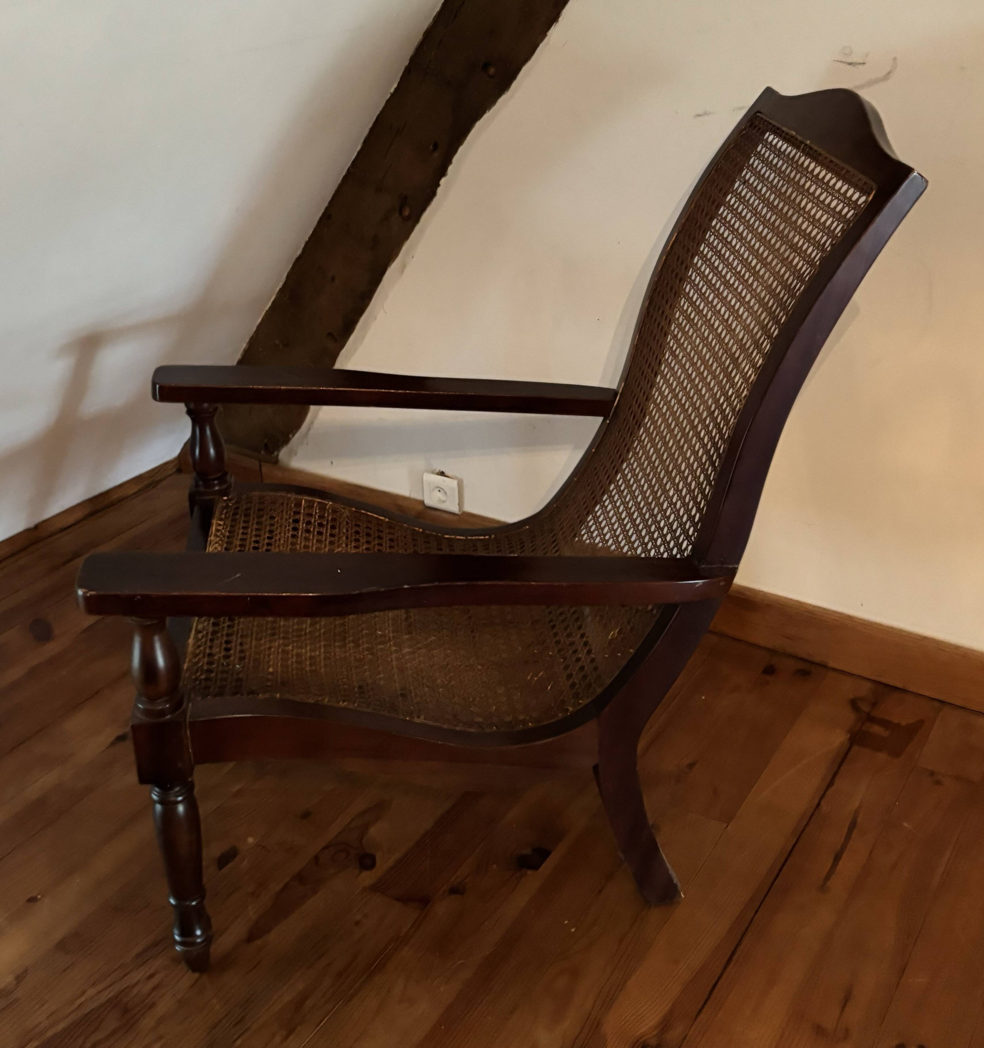 Fauteuil de planteur/colonial en bois foncé et cannage Reproduction 1990's