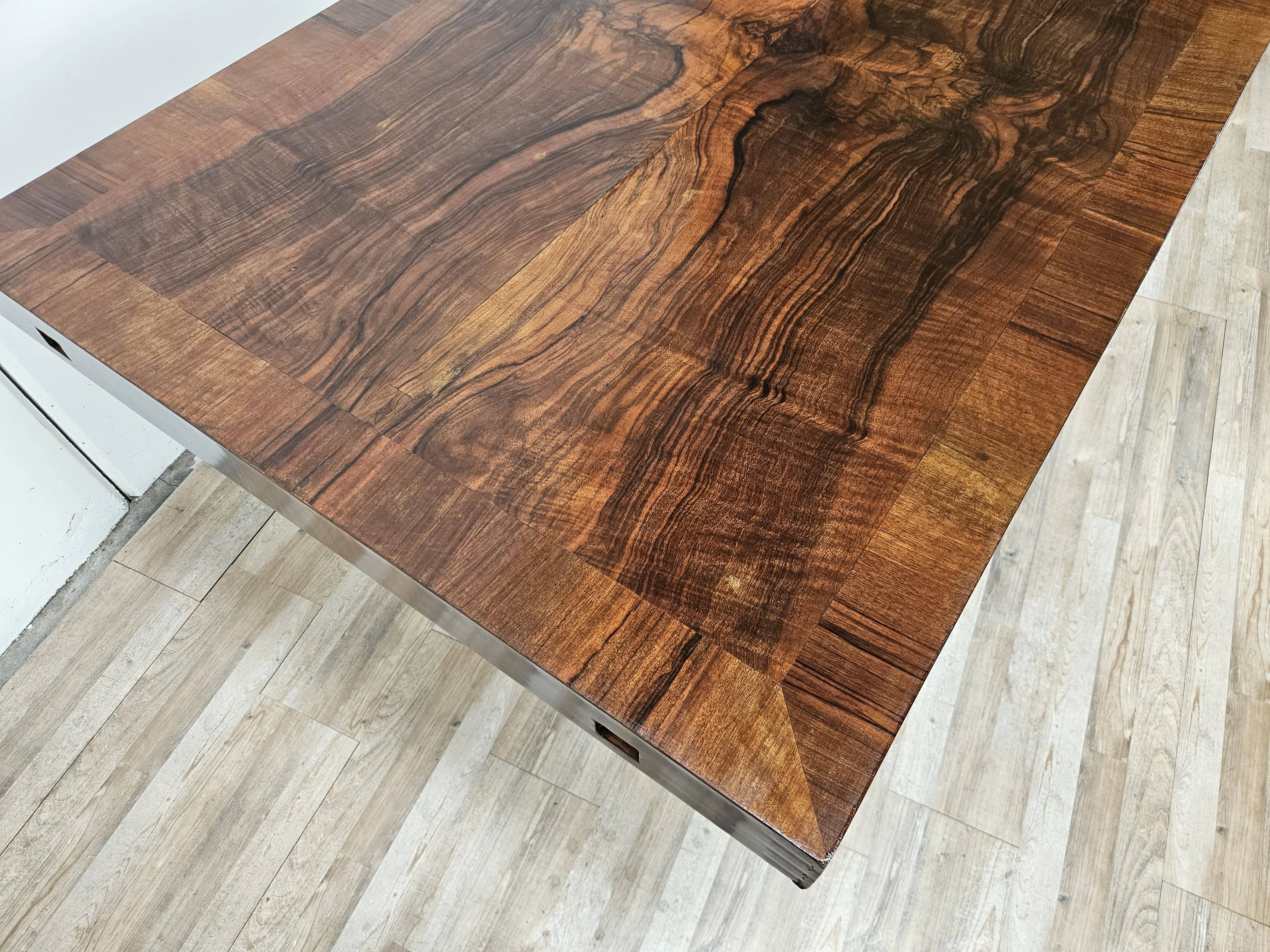 Art Decò dining table in walnut burl, 1940