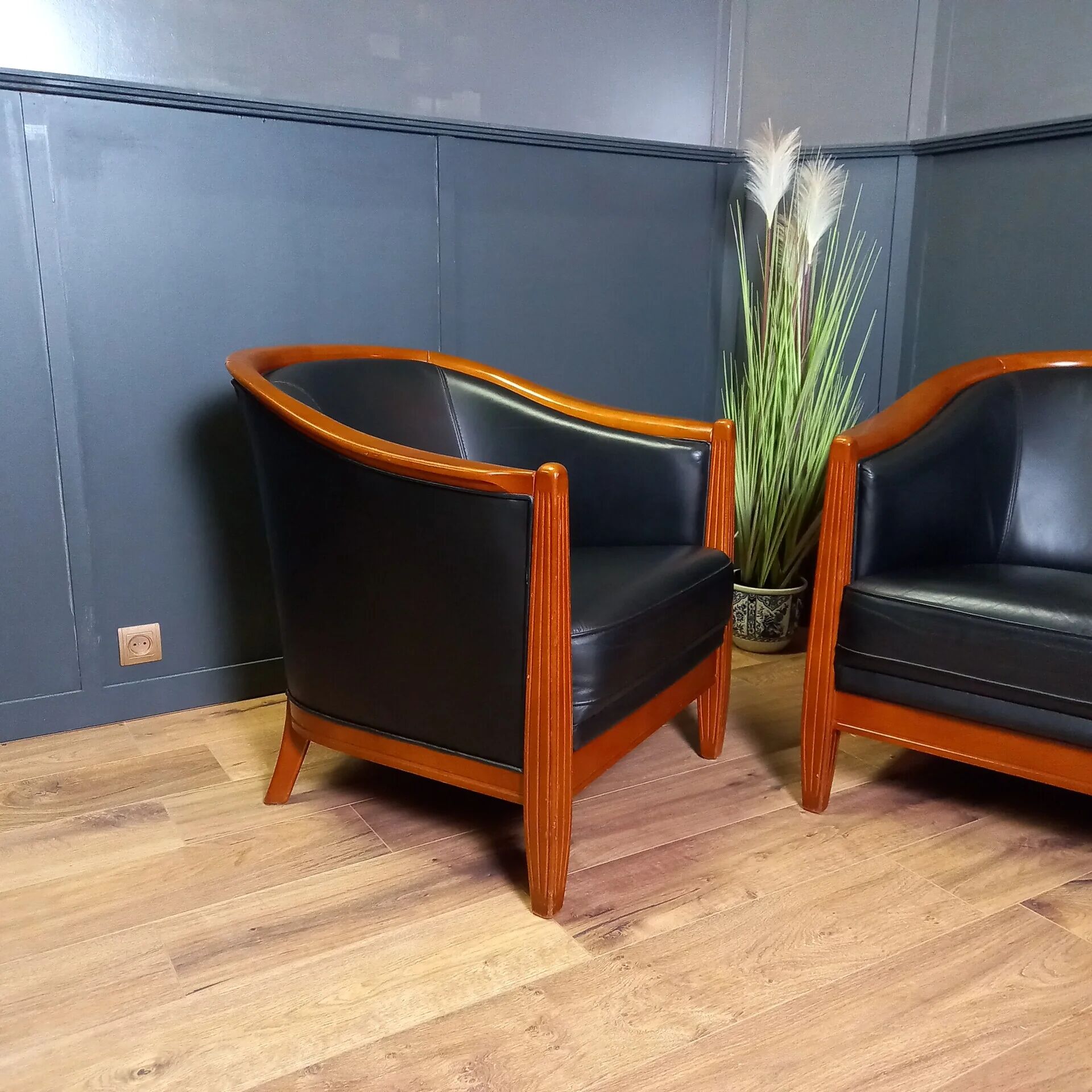 Dark blue club armchair (2x)