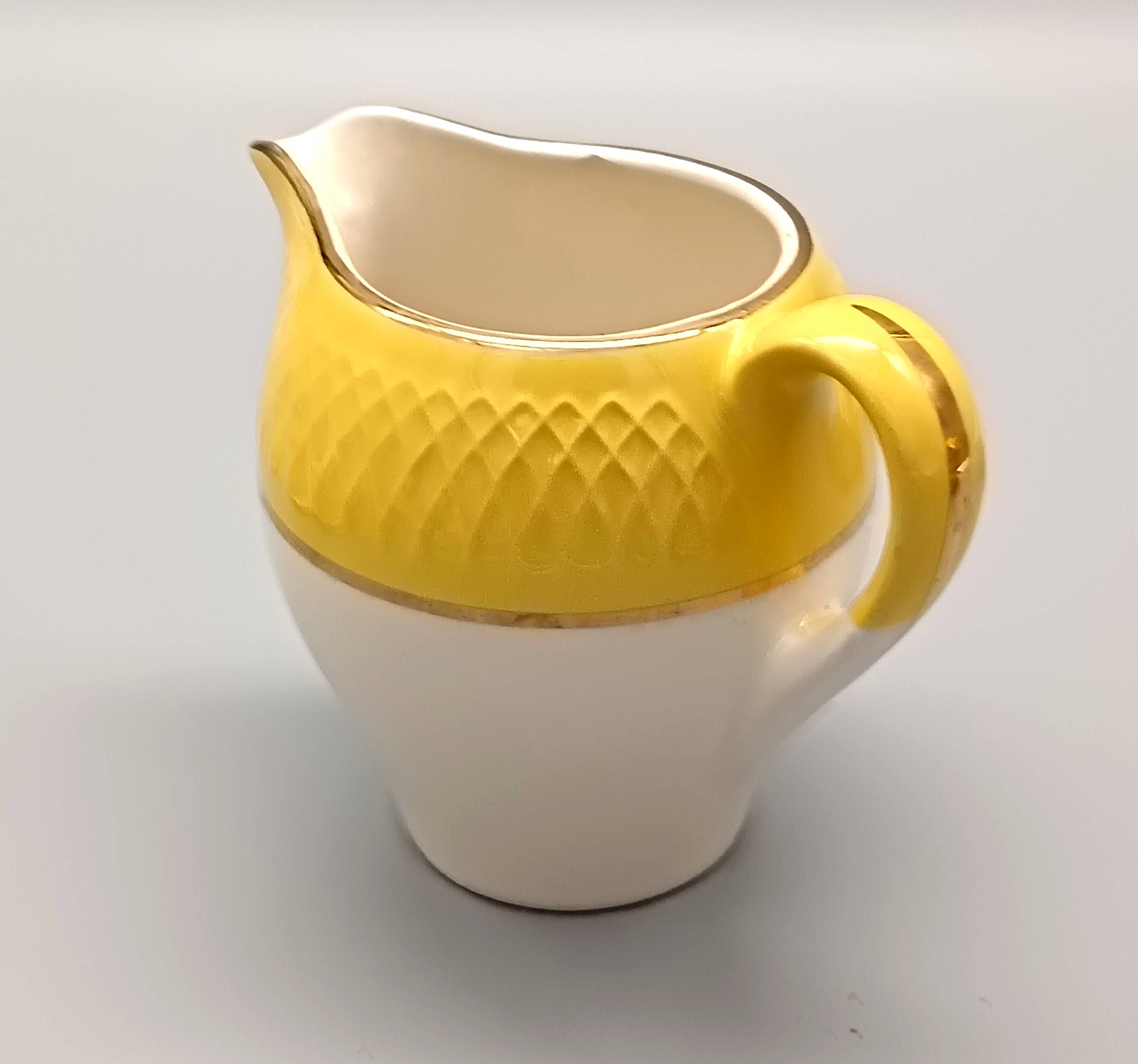 9-cup coffee set, textured yellow Moulin des Loups milk jug