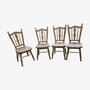 suite of 4 windsor chairs