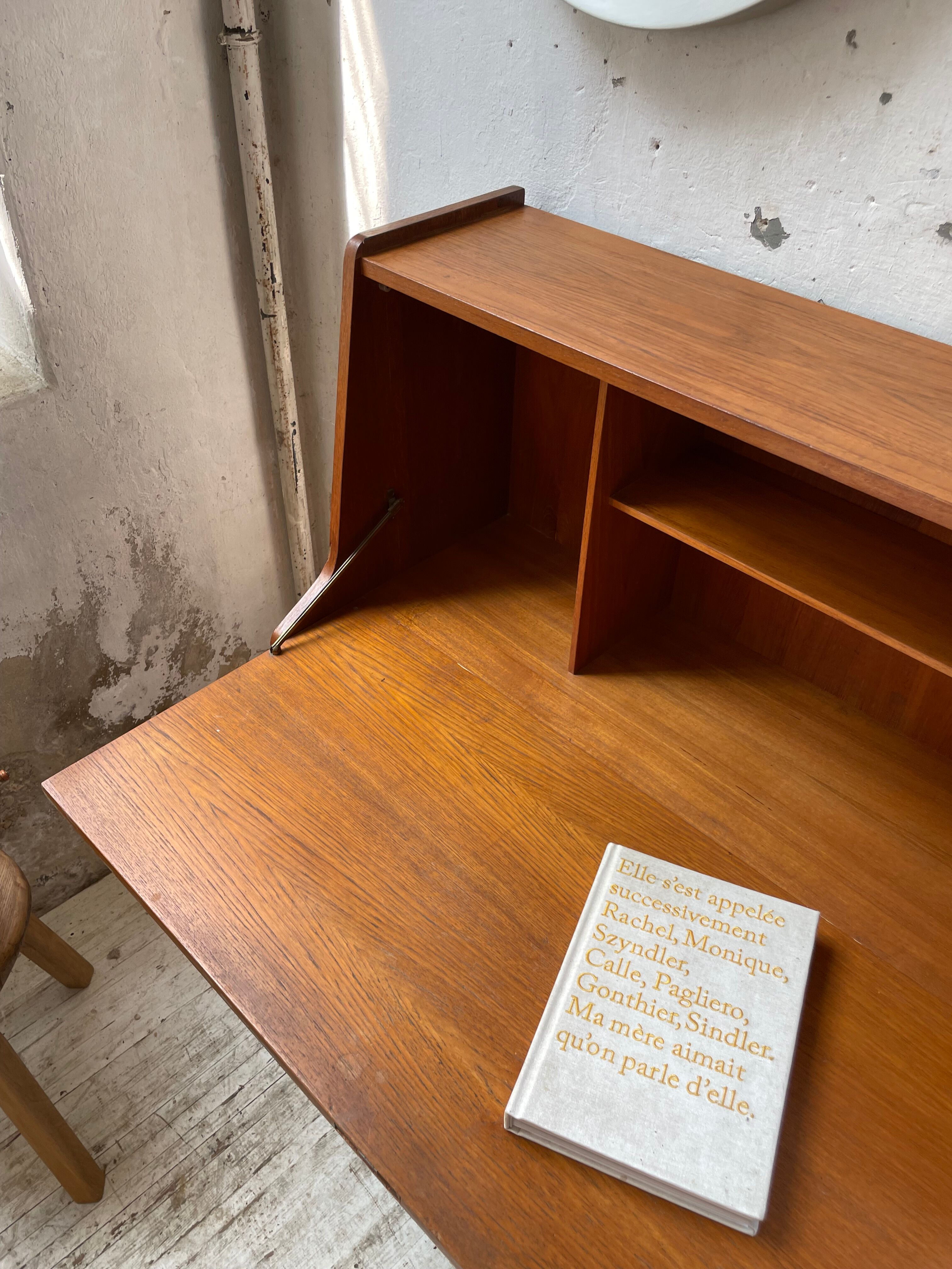 Secretary Samcom teck 1960