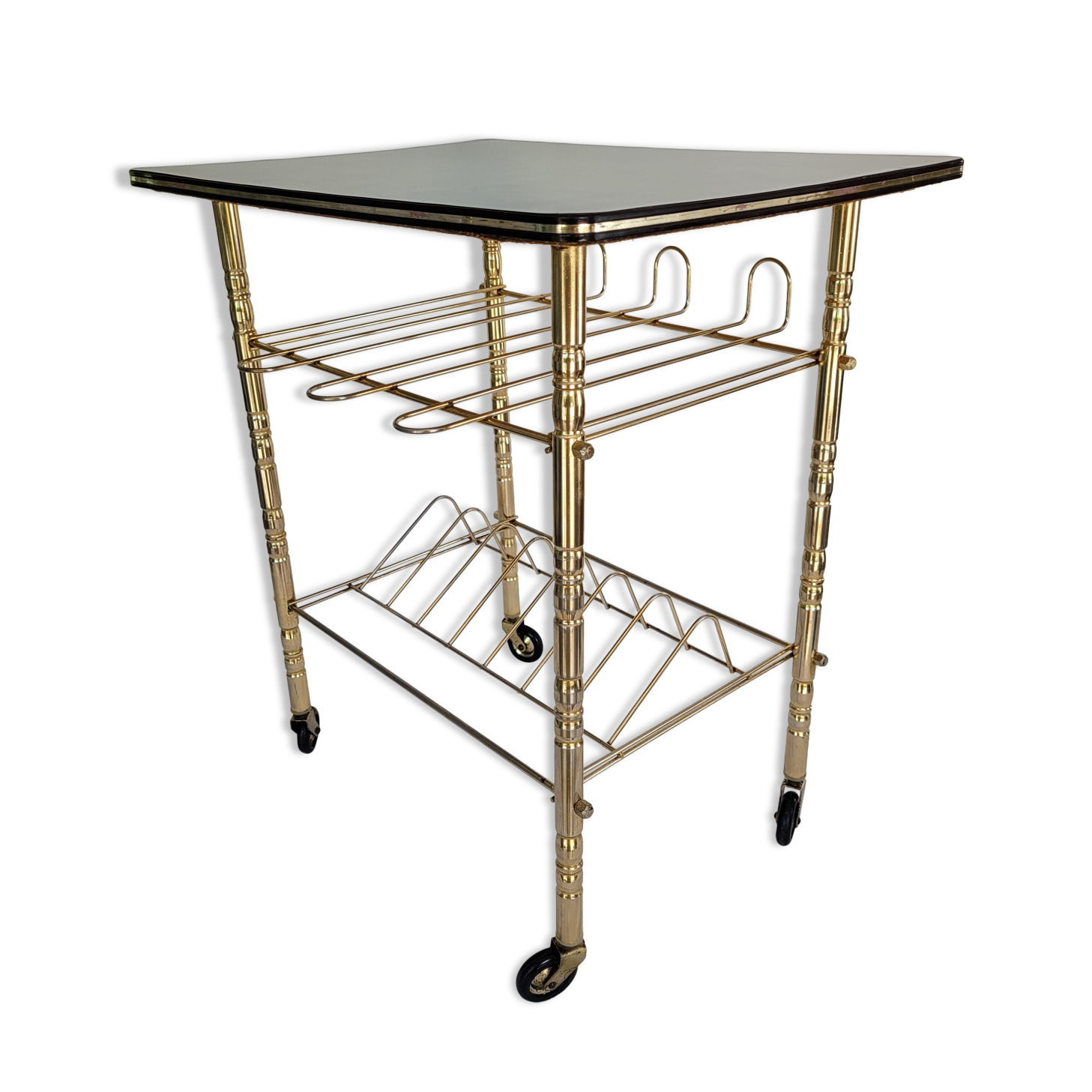 Dessert / shelf range vinyls and turntable