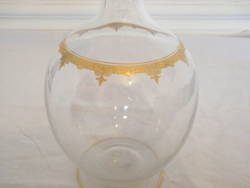 Crystal carafe decorated with gilded leafy interlacings by Saint Louis