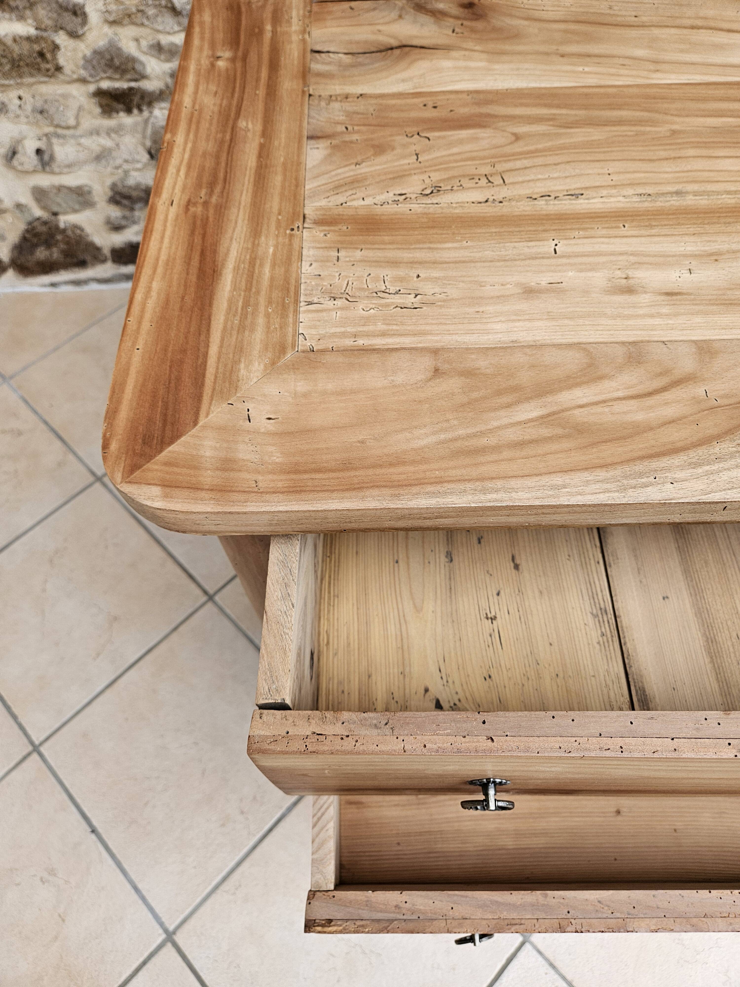 Antique chest of drawers