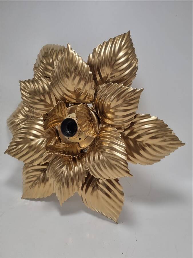 Pair of Masca flower wall lights in gold metal