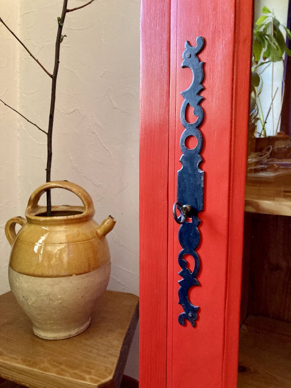 Glazed pine solid wood bonnetière