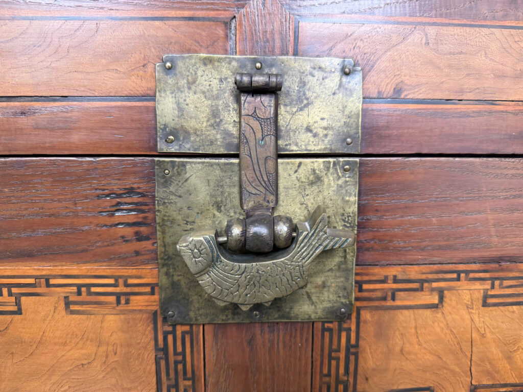 Commode Tansu antique, Corée, début du 20e siècle