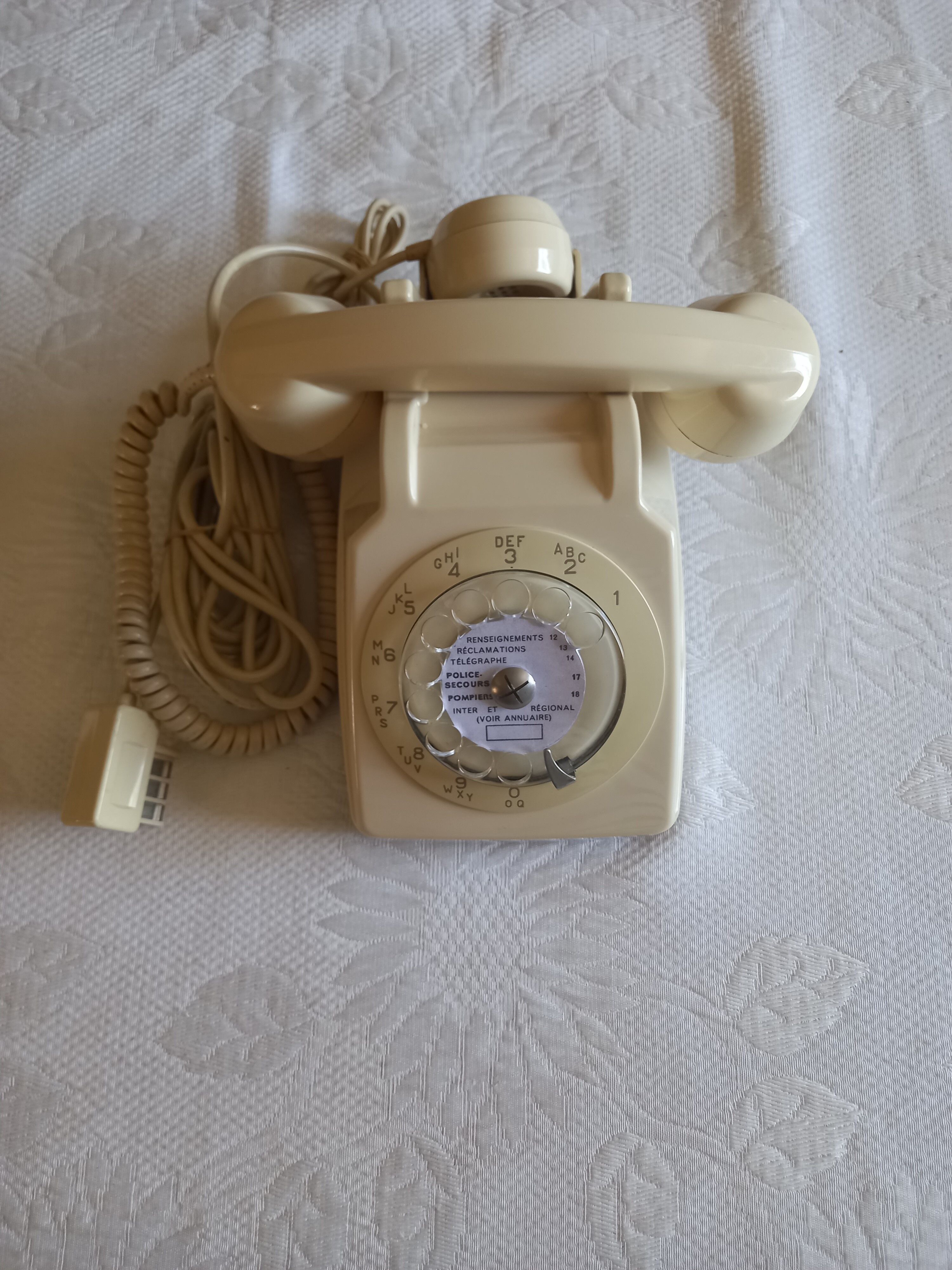 Telephone ivory Socotel s63