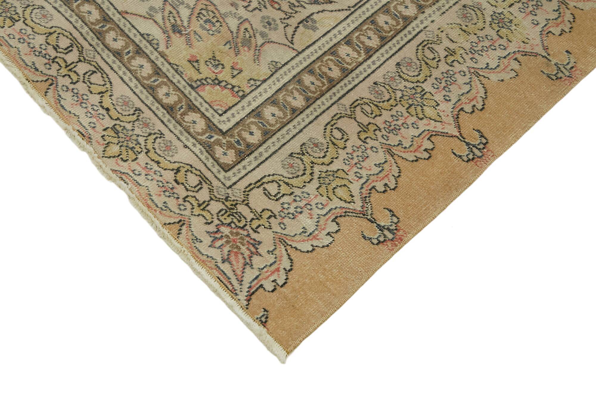 Turkish Vintage Anatolian Rug 137 cm x 208 cm
