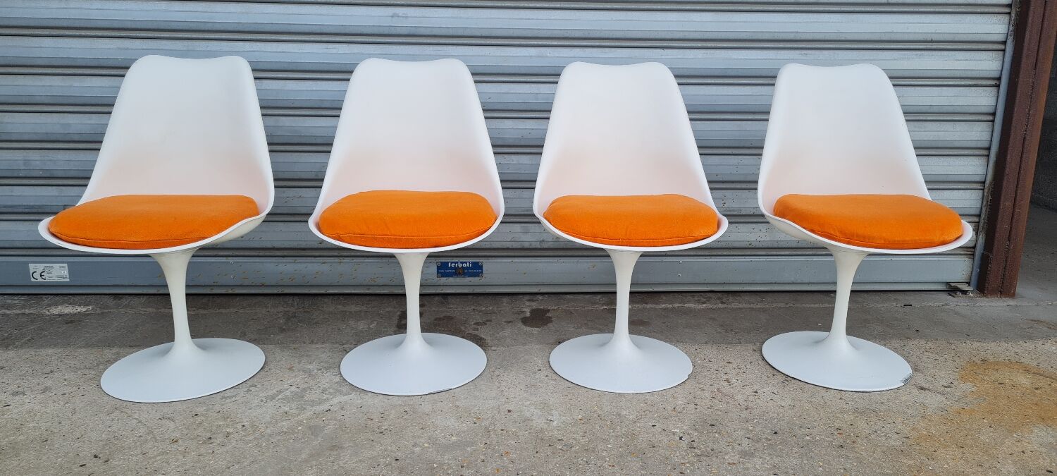 Set of two chairs "Tulip" by Eero Saarinen for Knoll
