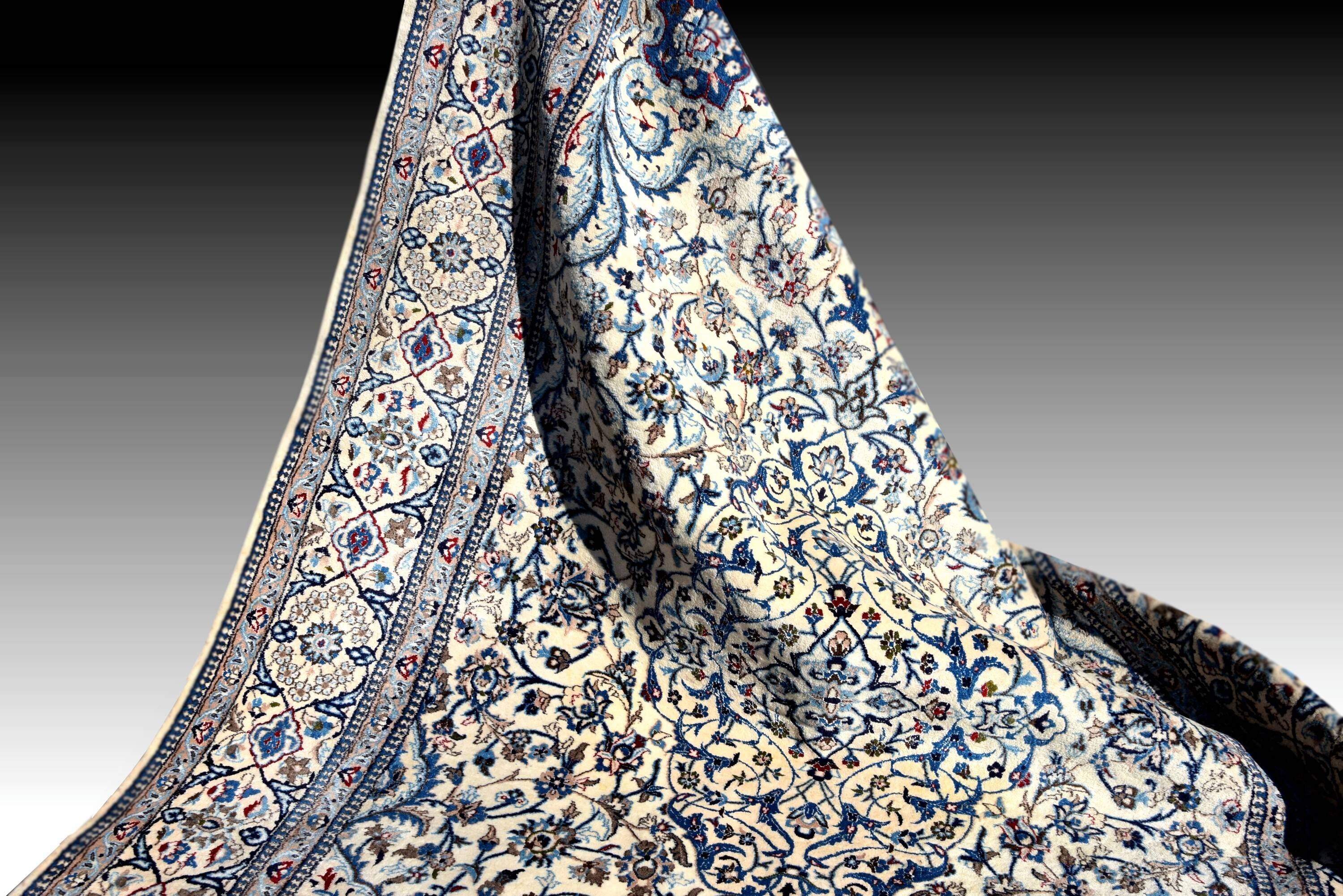 Persian Iran Nain Wool and Silk Oriental Rug: 3.10 X 2.08 Meters