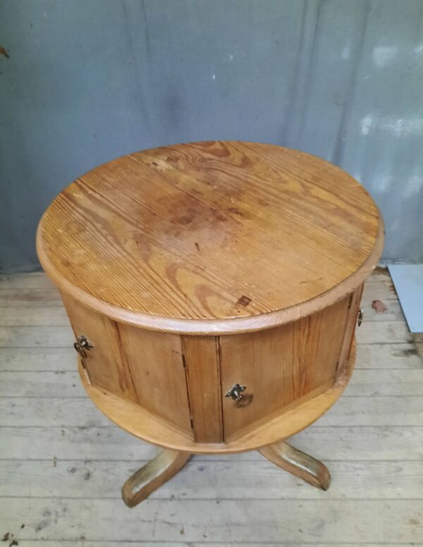 Meuble à 8 compartiments  tournant