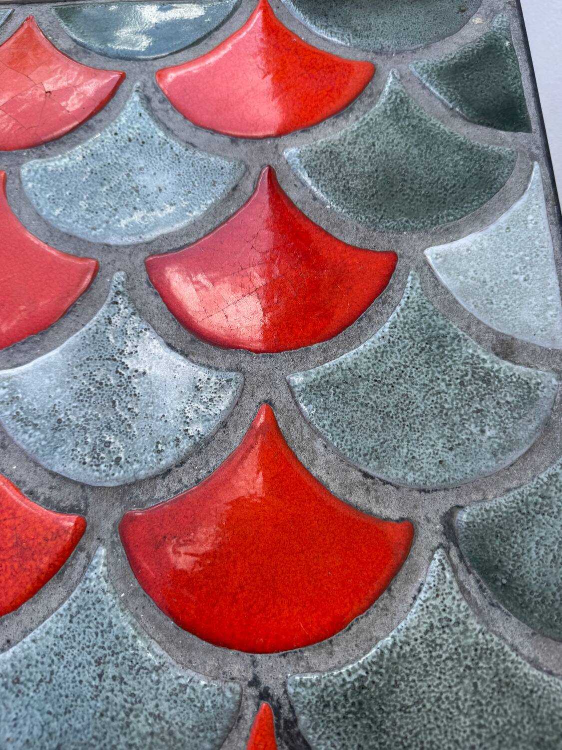 Ceramic coffee table with scales from the 1950s.