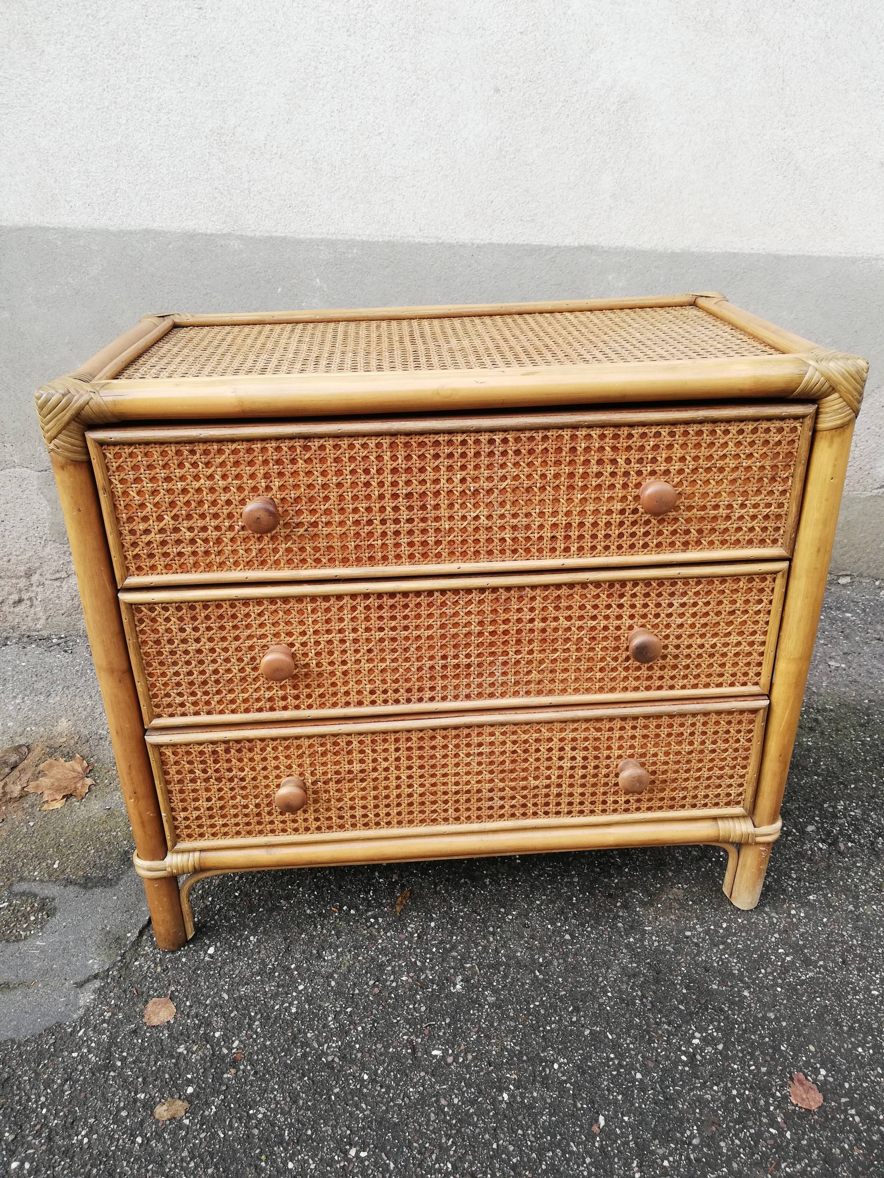 Commode vintage rotin et cannage