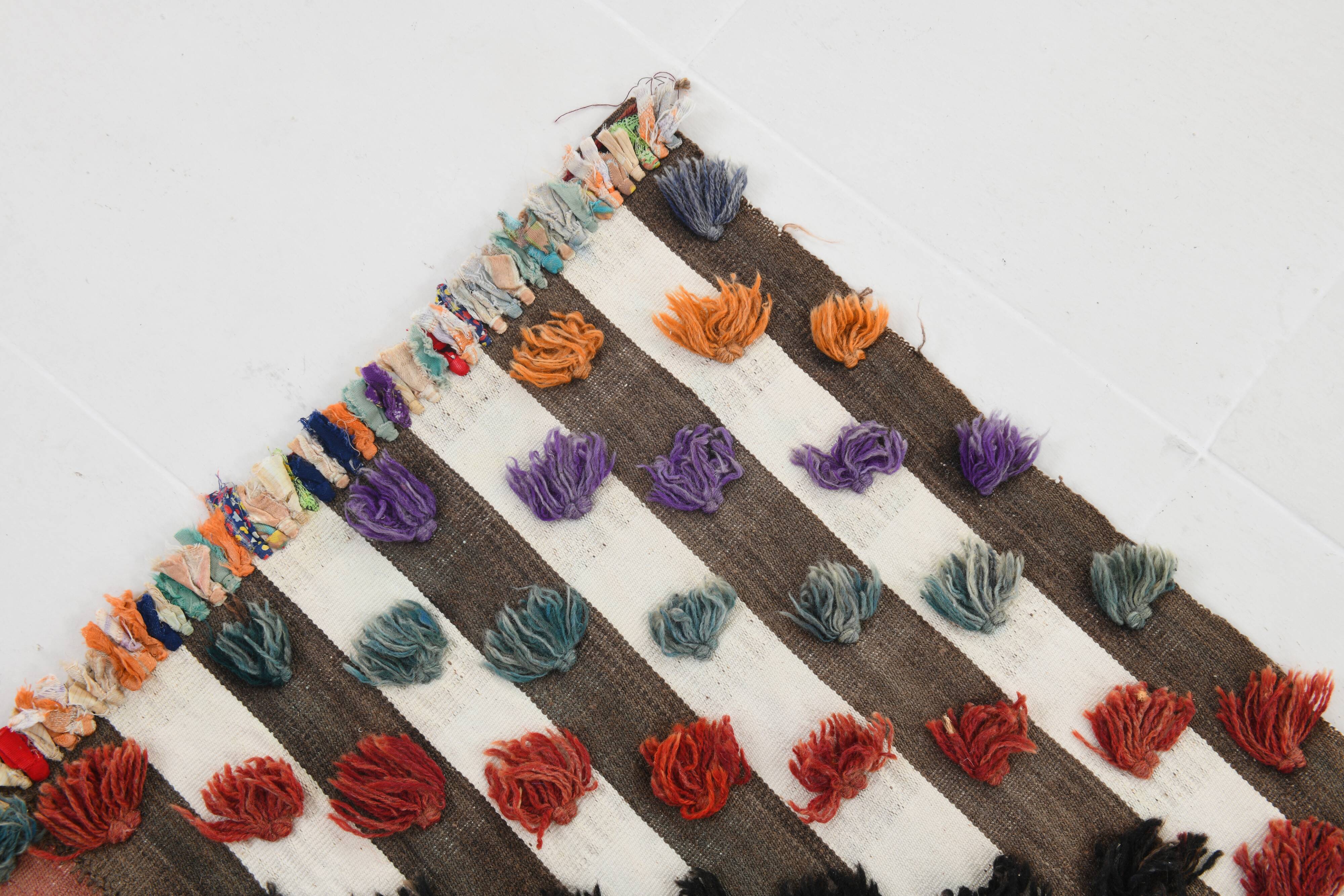 Polka dot wool vintage rug