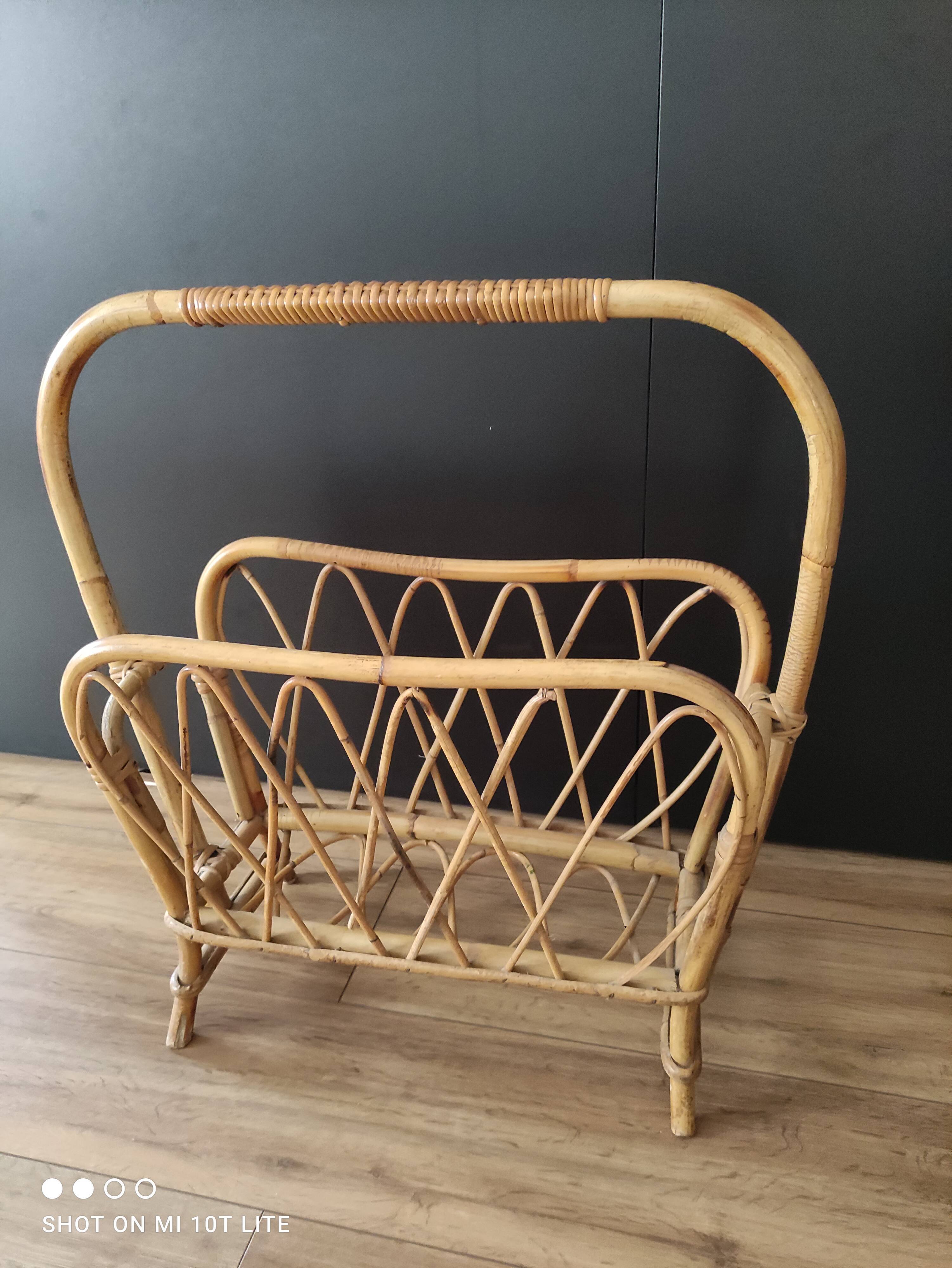 Vintage magazine holder 60s in rattan honey light