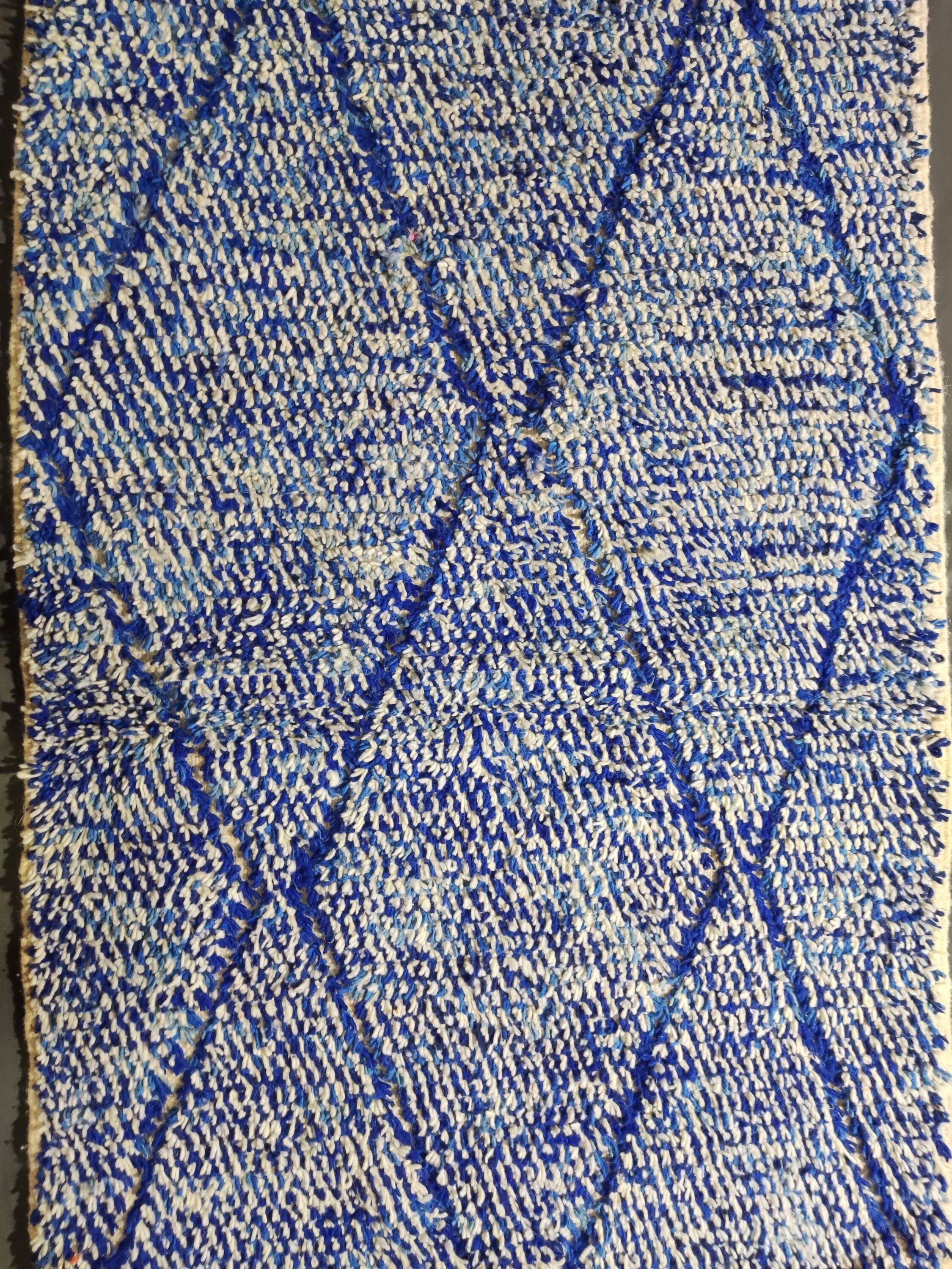 Handmade Berber rug in wool 3 x 2 m