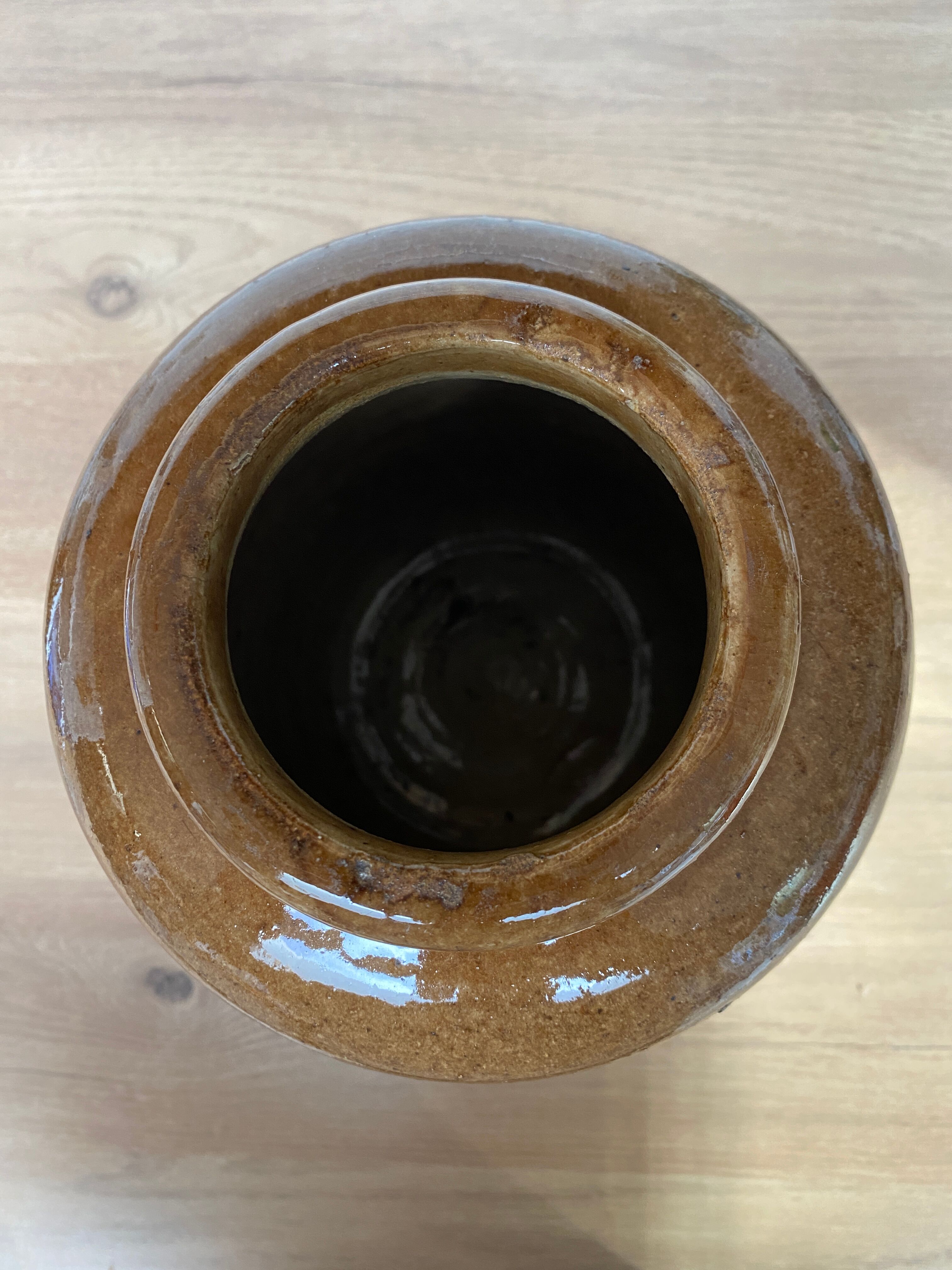 Glazed bicolor sandstone pot