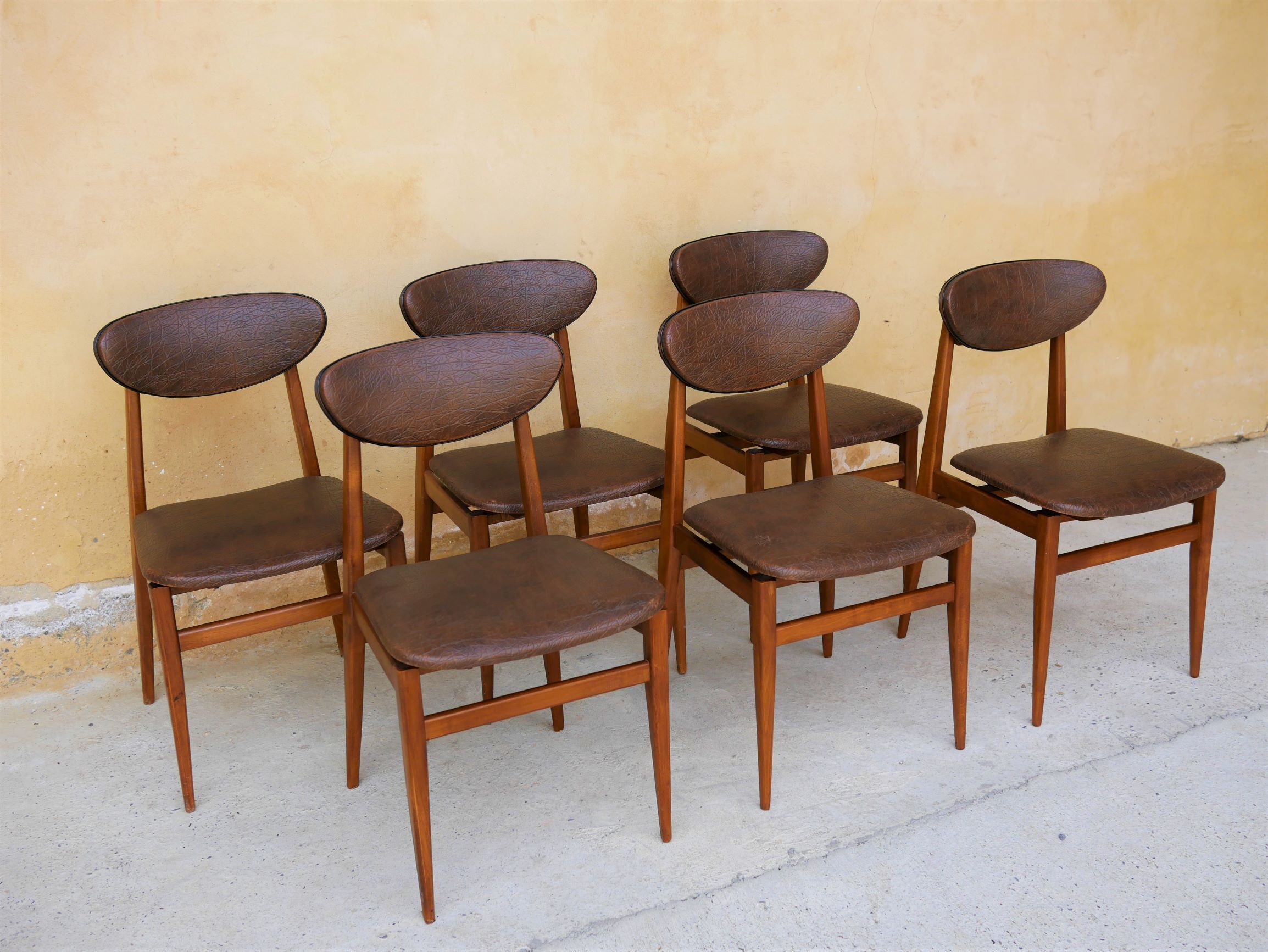 Set of 6 vintage wood and leatherette chairs