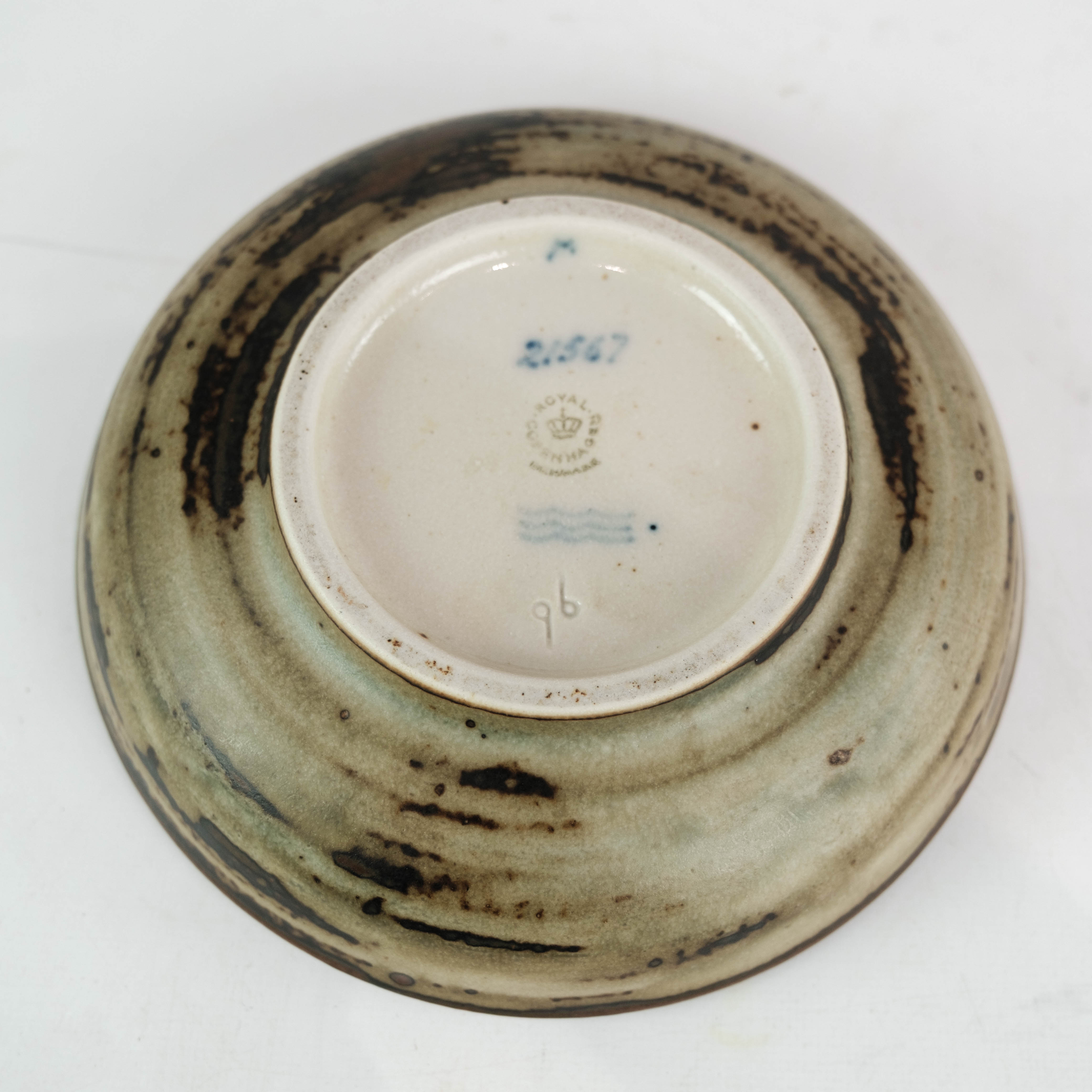 Stoneware bowl in brown colors, no.: 21567 by Gerd Bøgelund for Royal Copenhagen