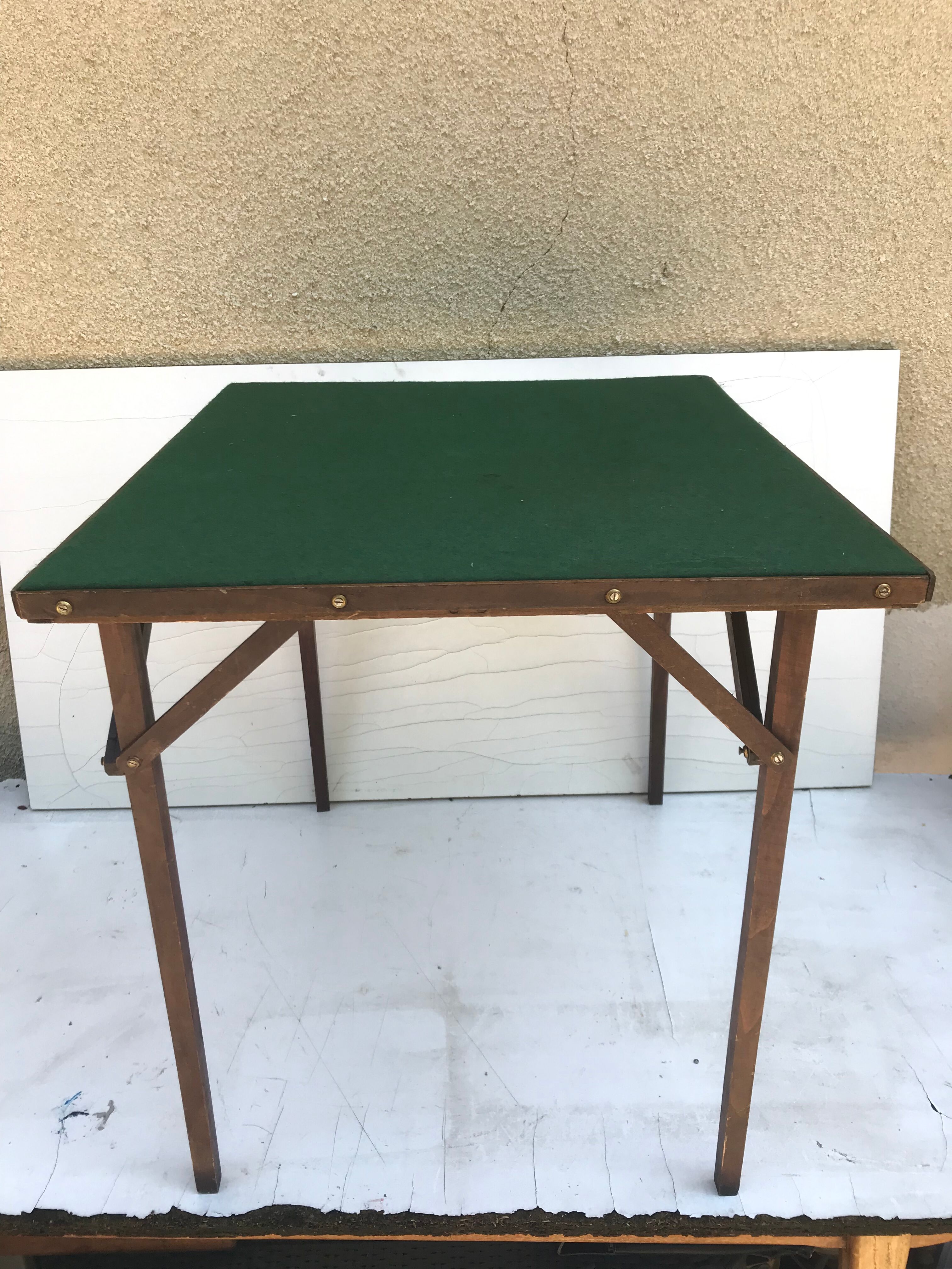 Ancienne table à jeu pliante et son plateau en feutrine verte vintage