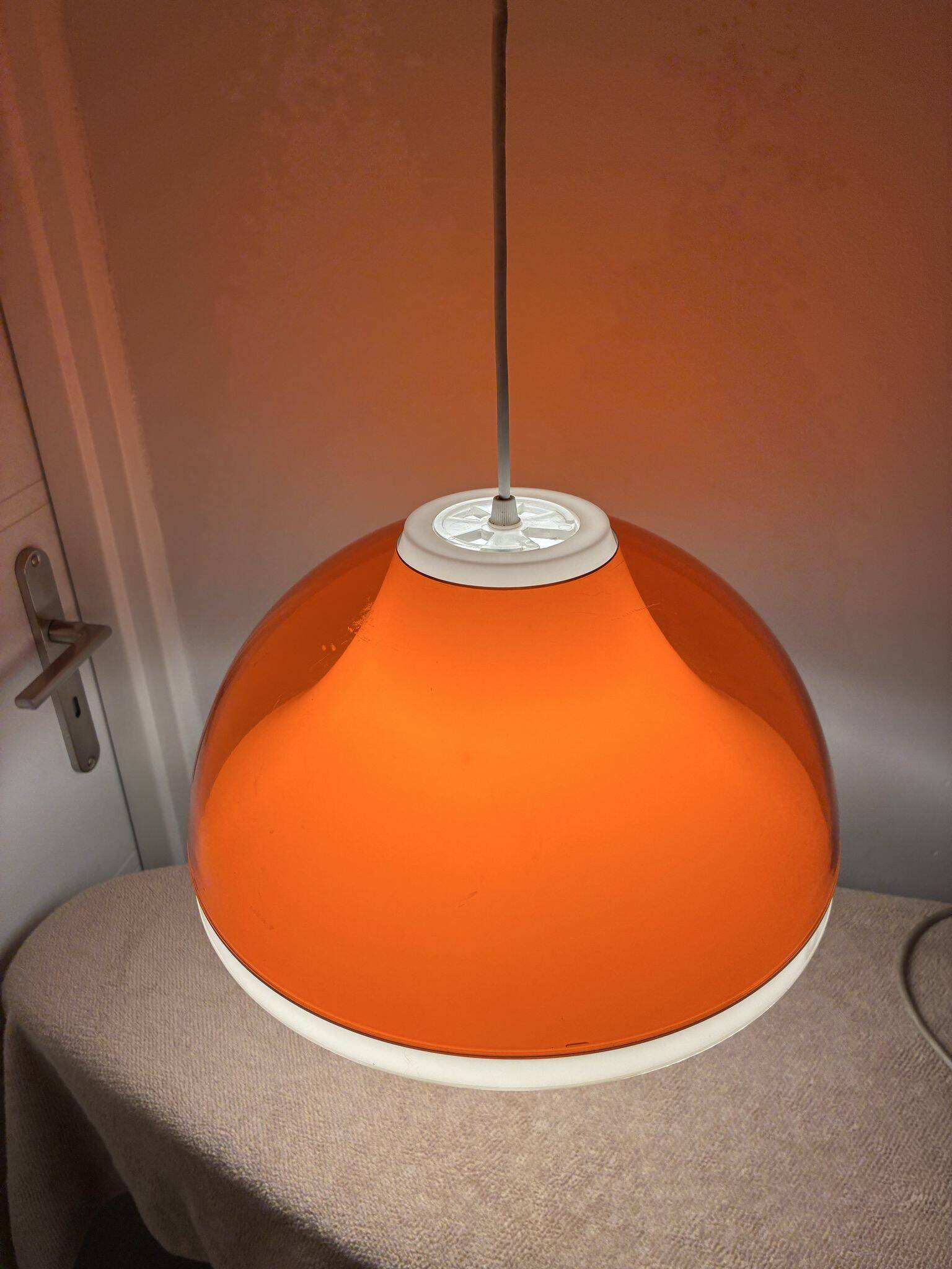 Lampe suspendue en acrylique orange Dijkstra, années 1970