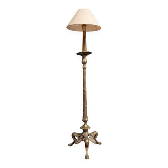 Lampadaire en bronze doré Napoléon III pieds griffes décor de feuillage