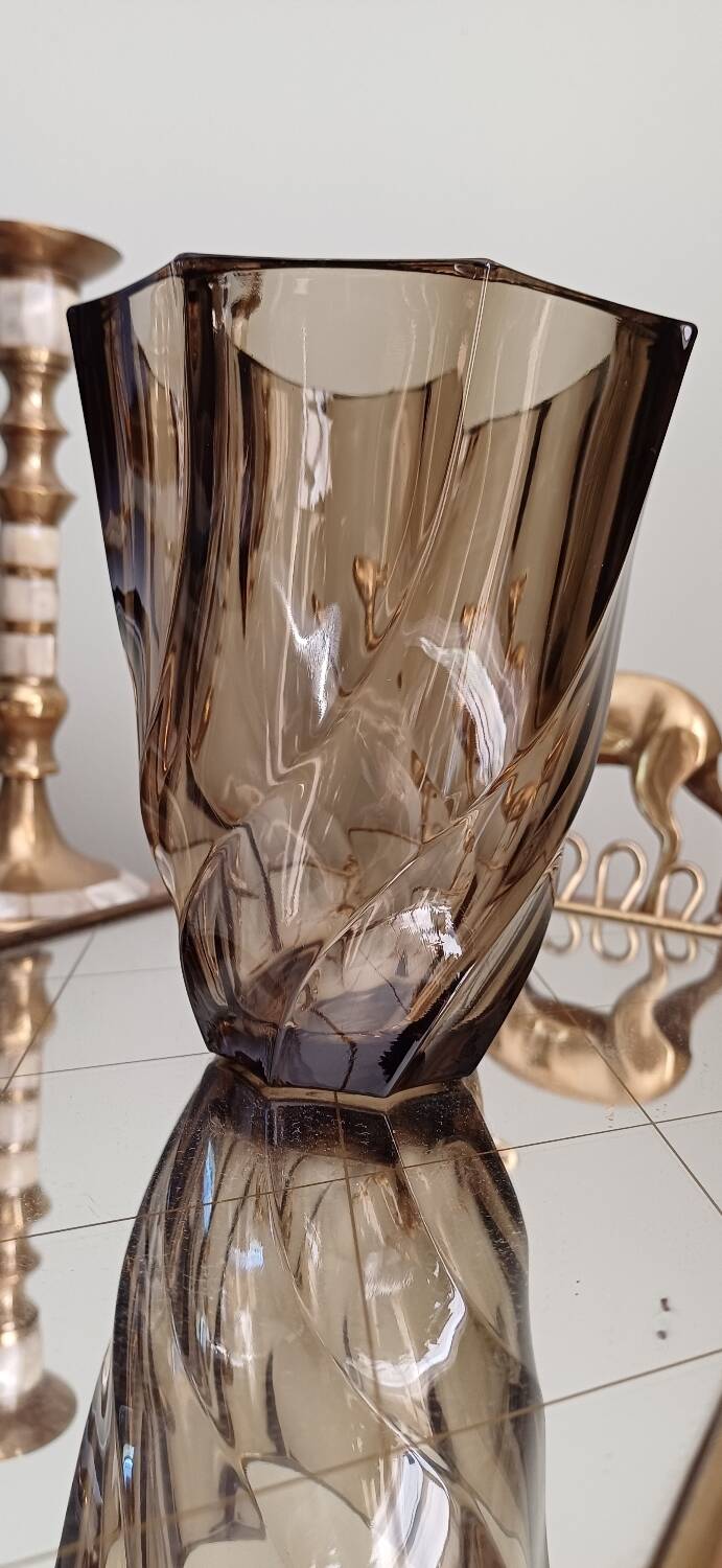 Twisted glass vase
