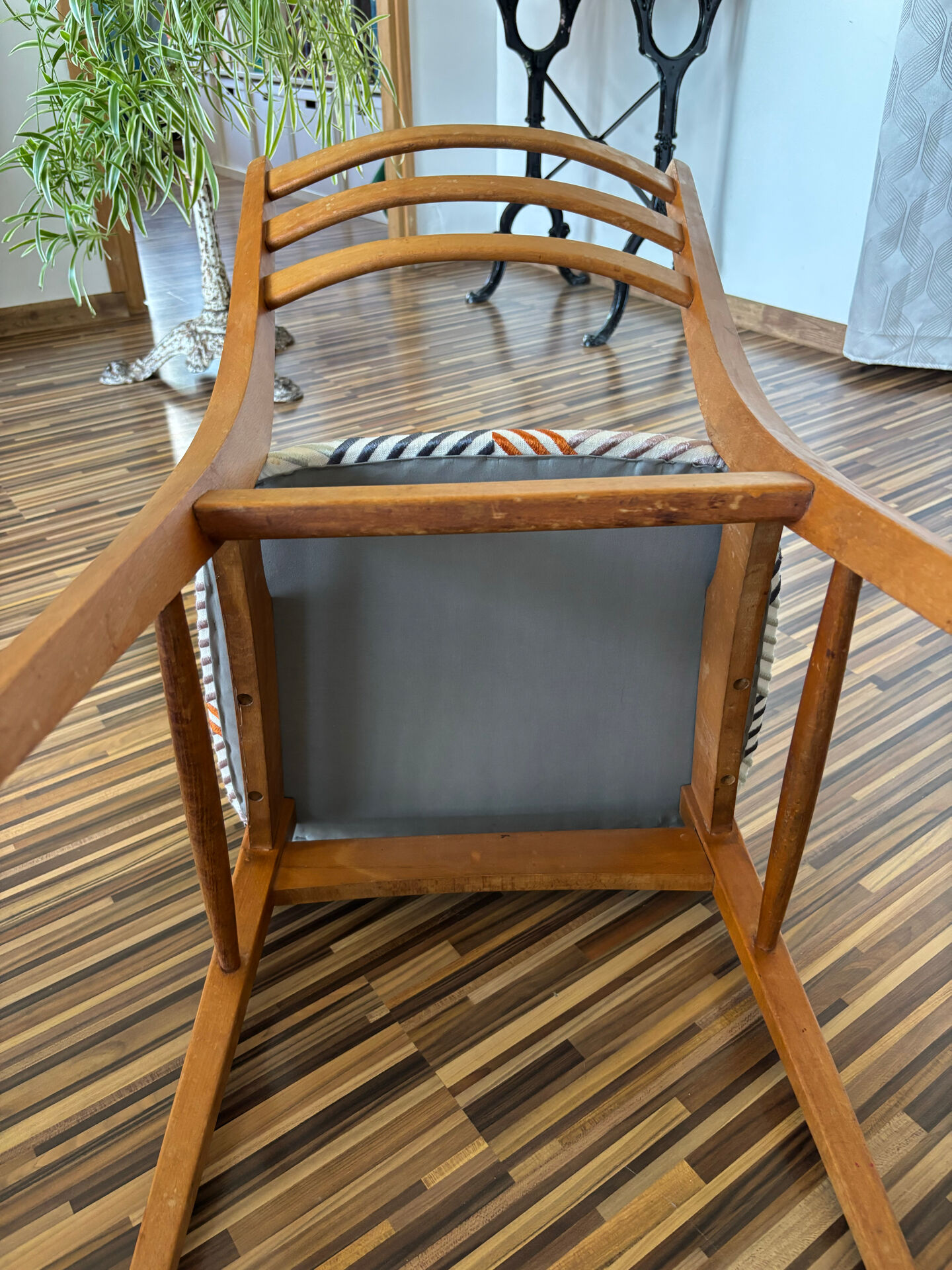 4 chairs