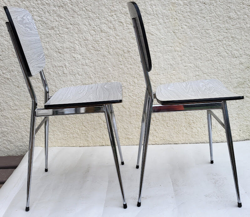 Set of 2 formica chairs