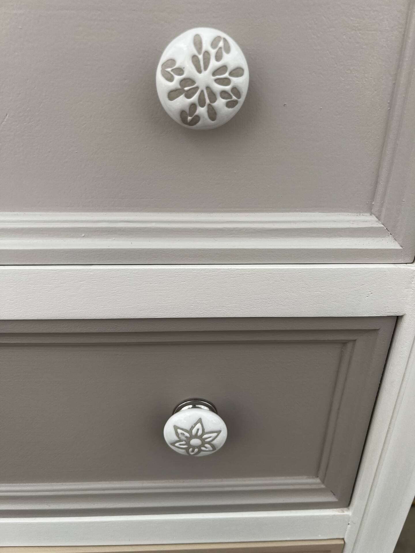 Chest of drawers