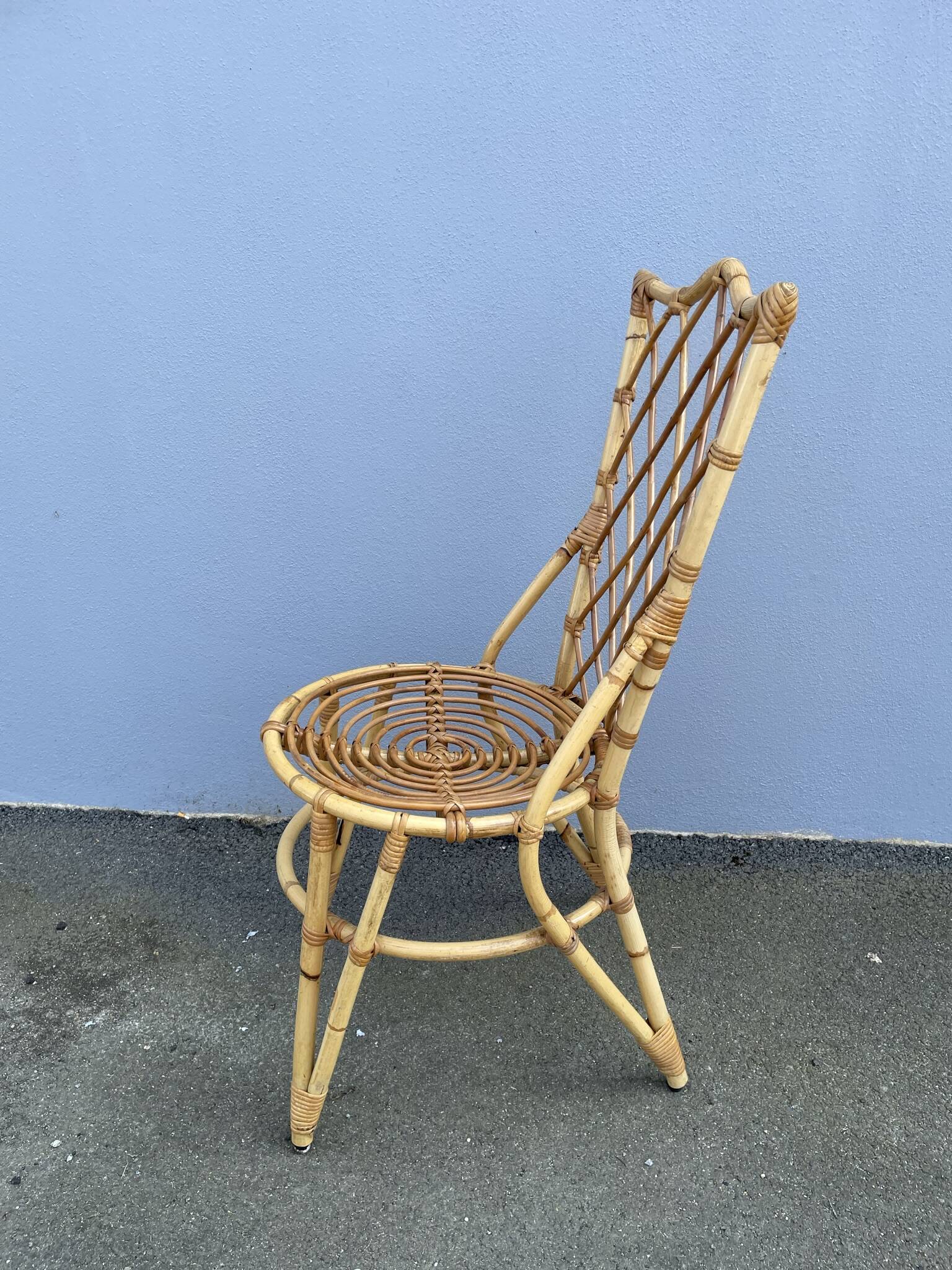 Chaises en rotin  à croisillons