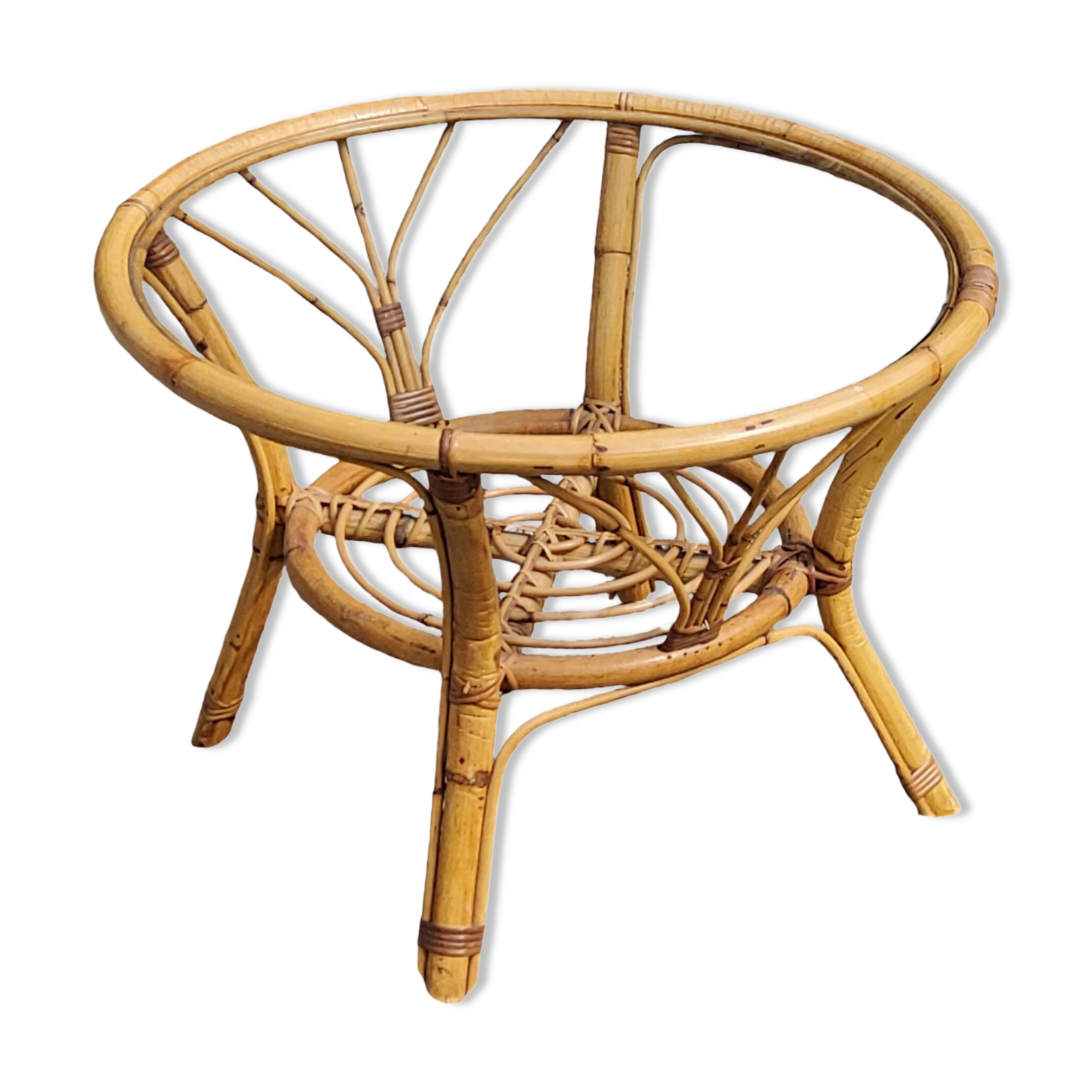 Round rattan coffee table with glass top from the 70s