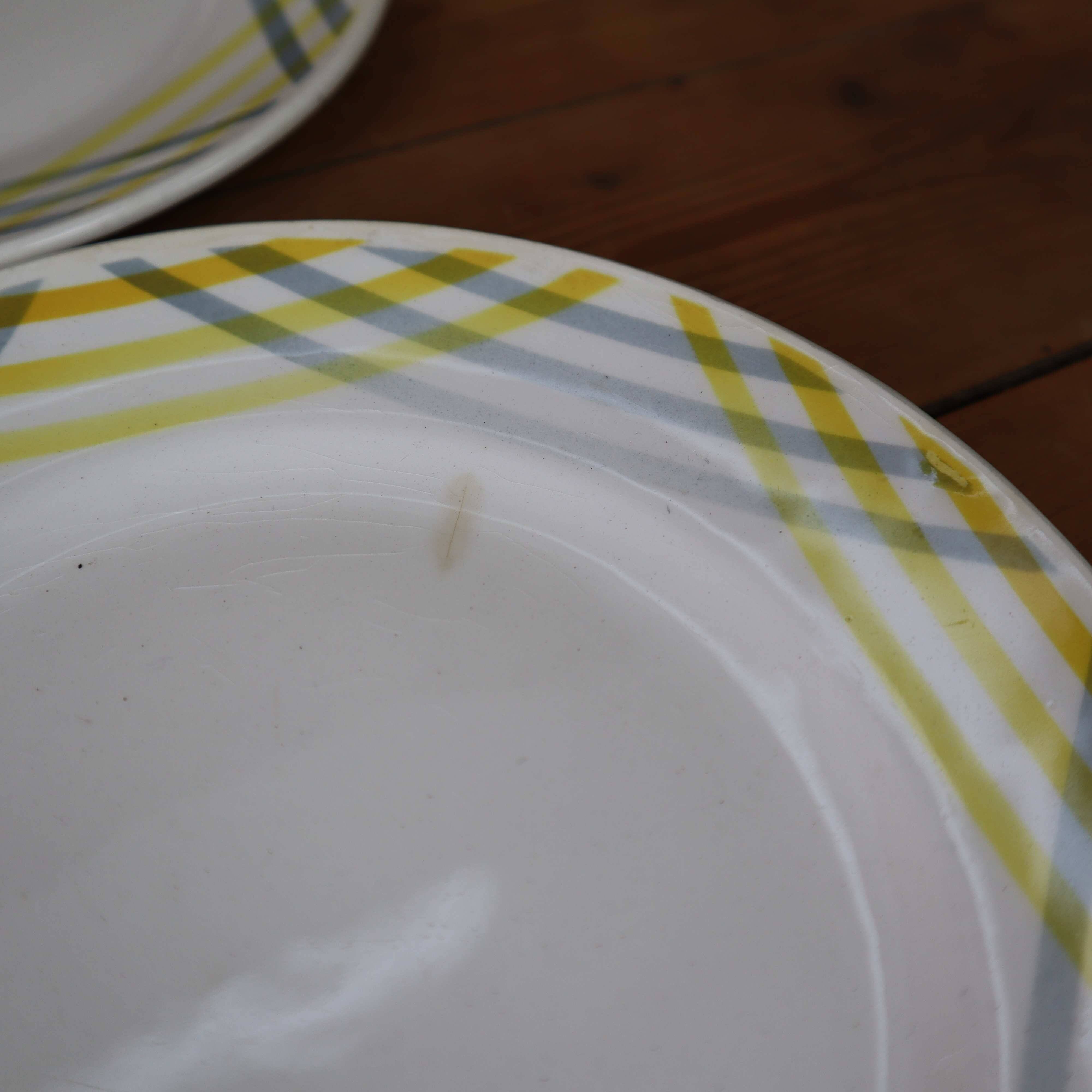 8 dessert plates with yellow and gray geometric decor Moulin des loups