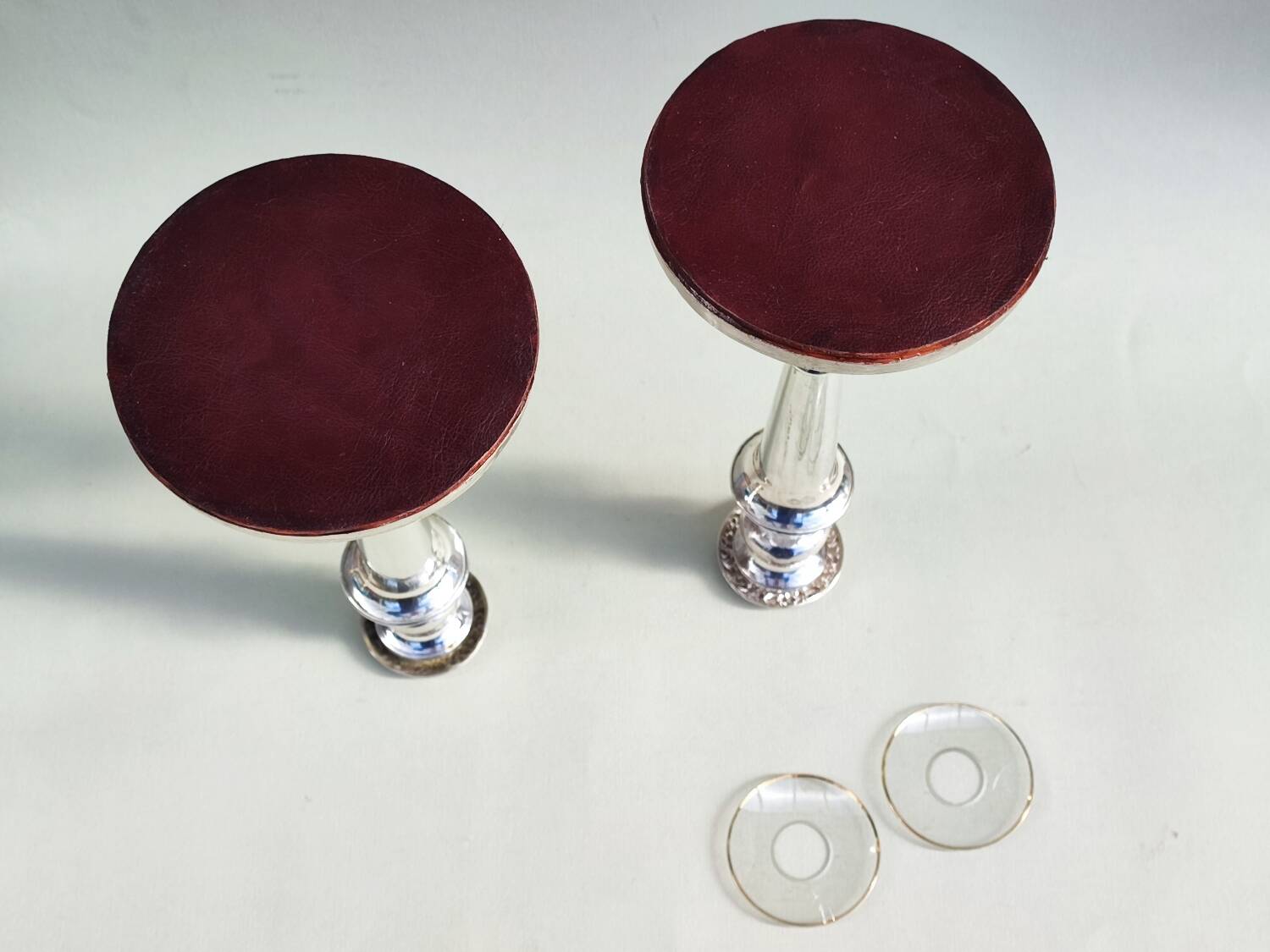 Bougeoirs en métal argenté