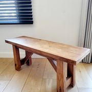 Banc vintage en bois, fabriqué artisanalement, style rustique