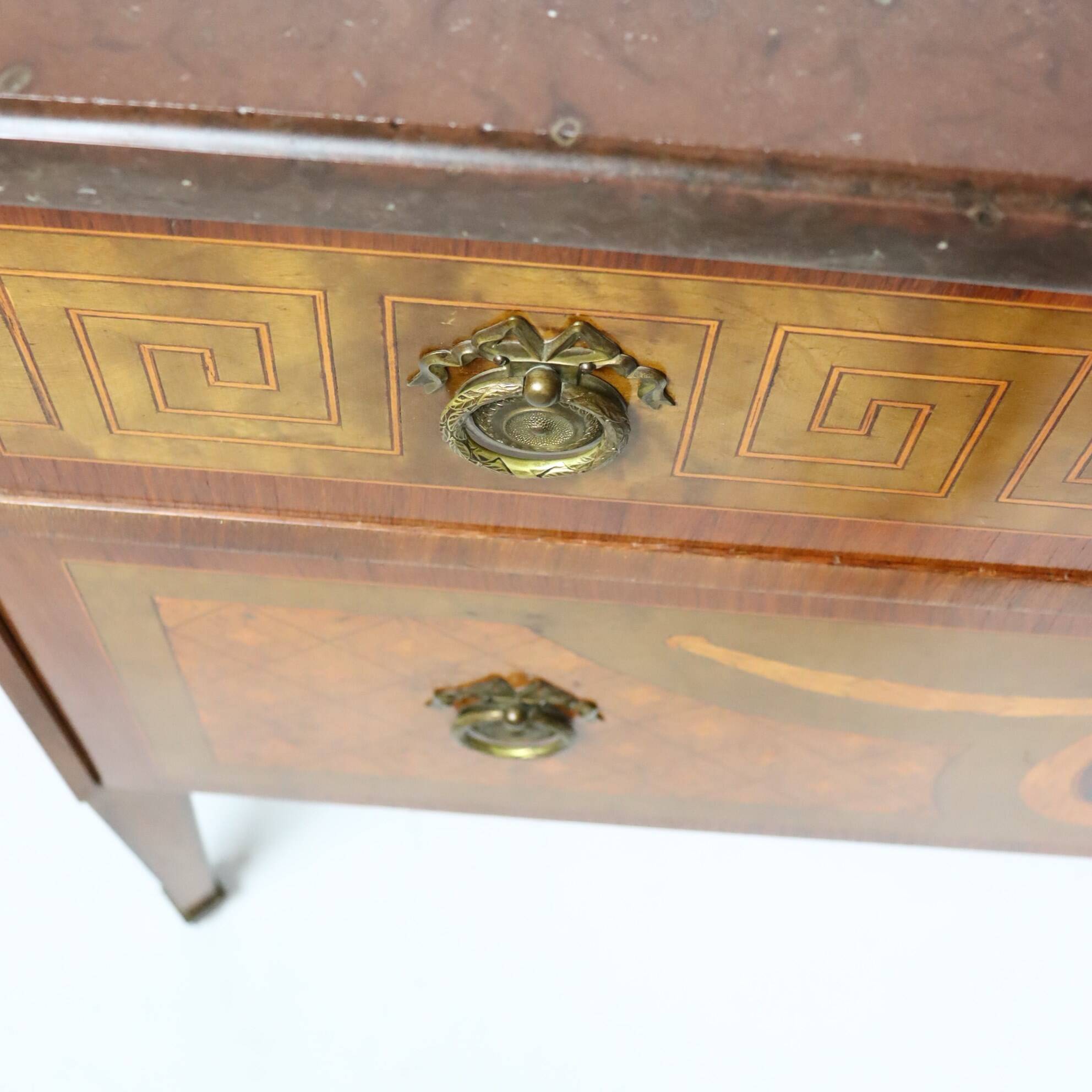 Commode de style Gustavien