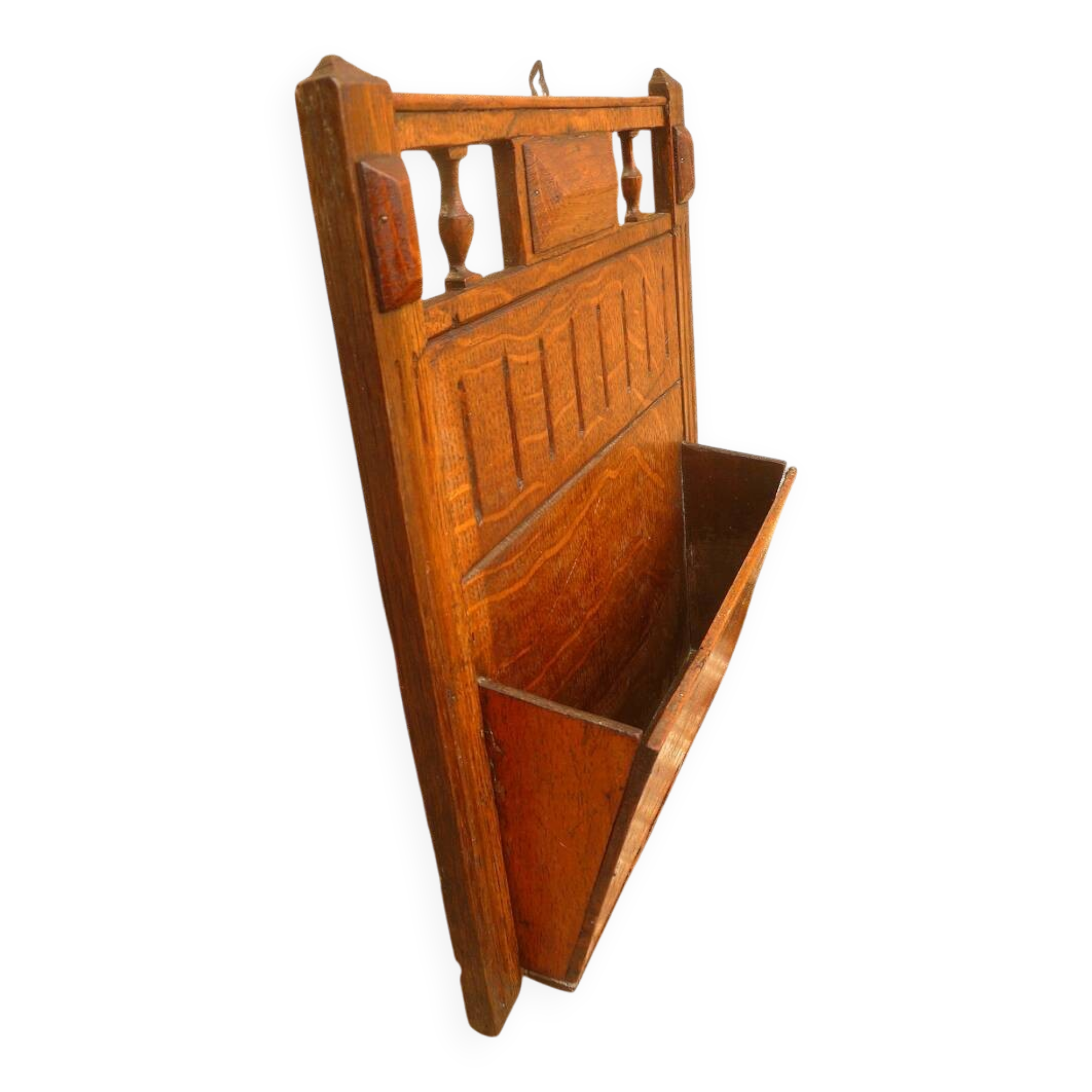 Magazine rack, vintage mail