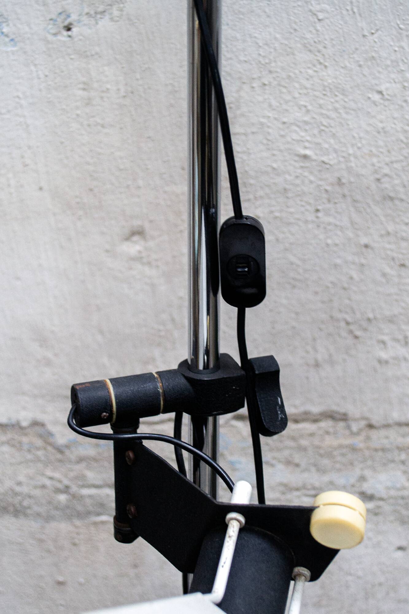 Triedro Floor Lamp in Lacquered and Chromed Metal by Joe Colombo for Stilnovo, Italy, 1970s