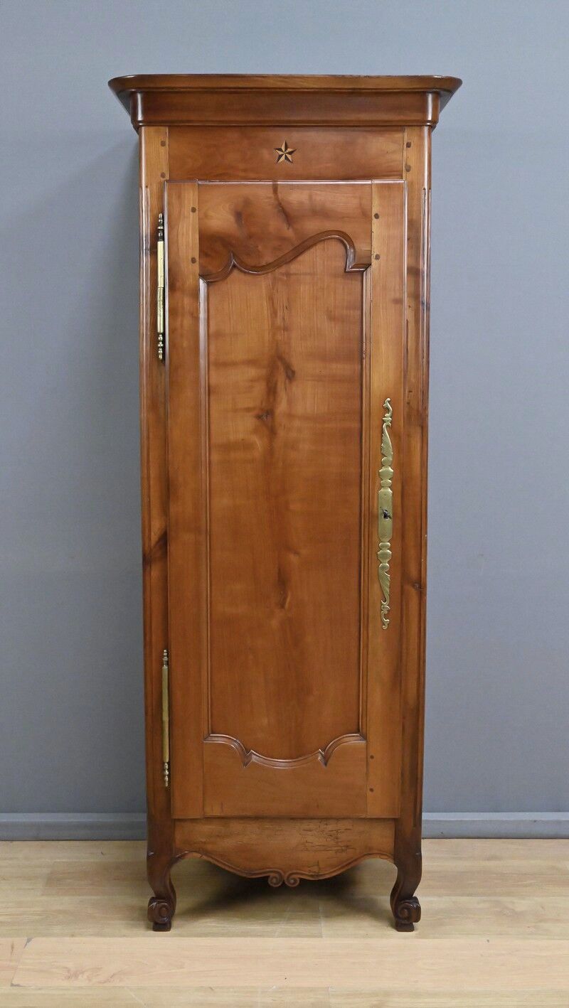 Standing man in cherry wood, Louis XV style – late 19th century