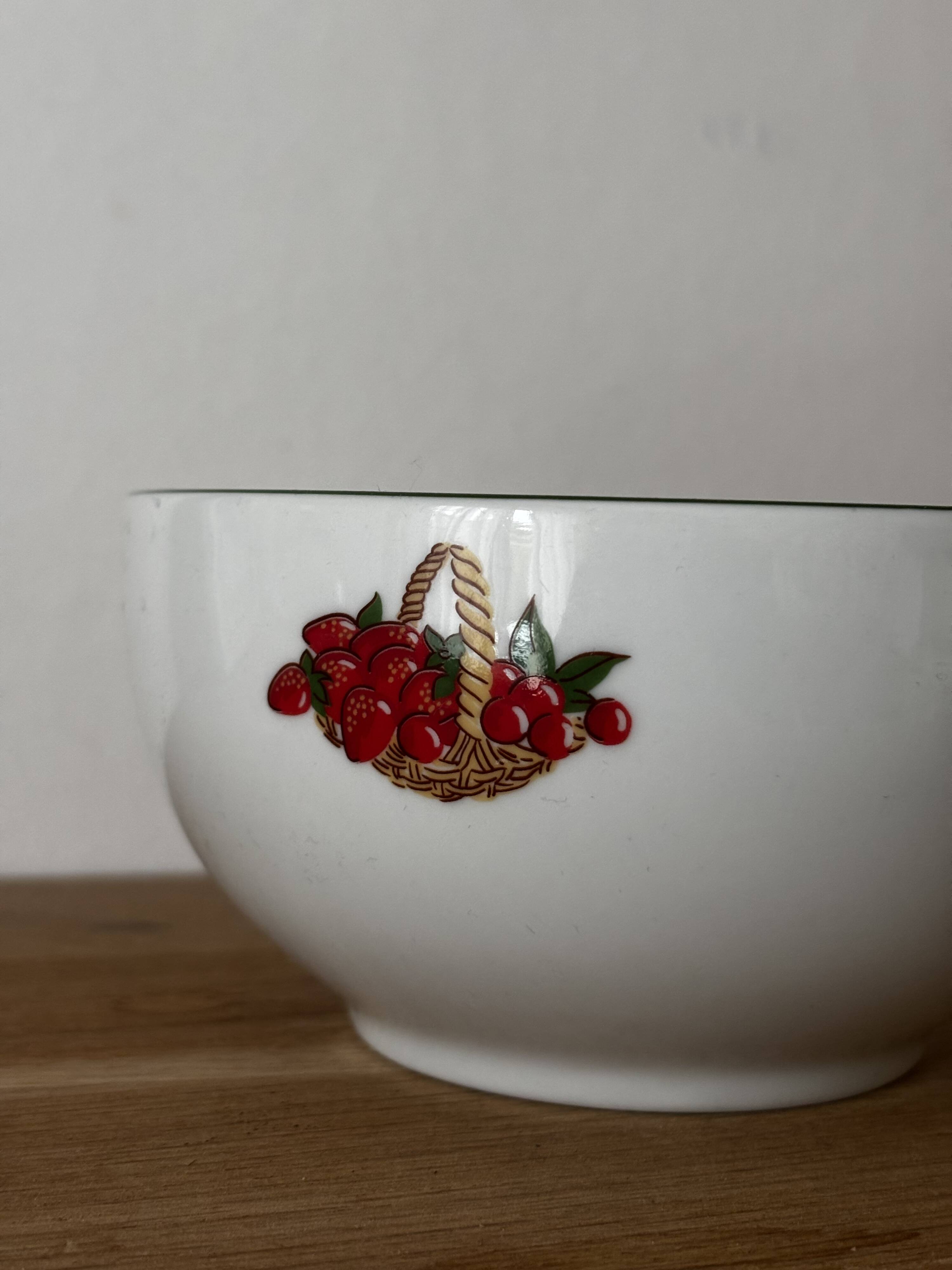 Porcelain bowl Guy Degrenne strawberries