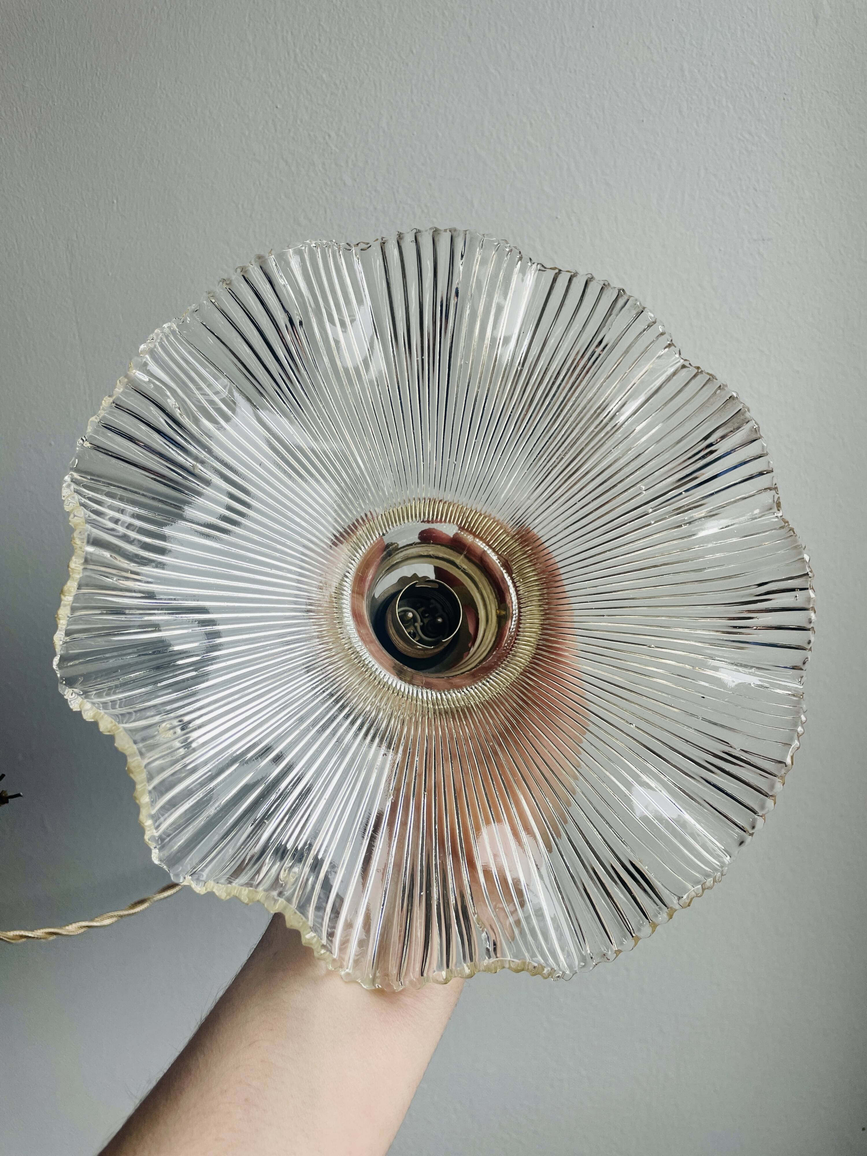 Suspension en verre strié années 50