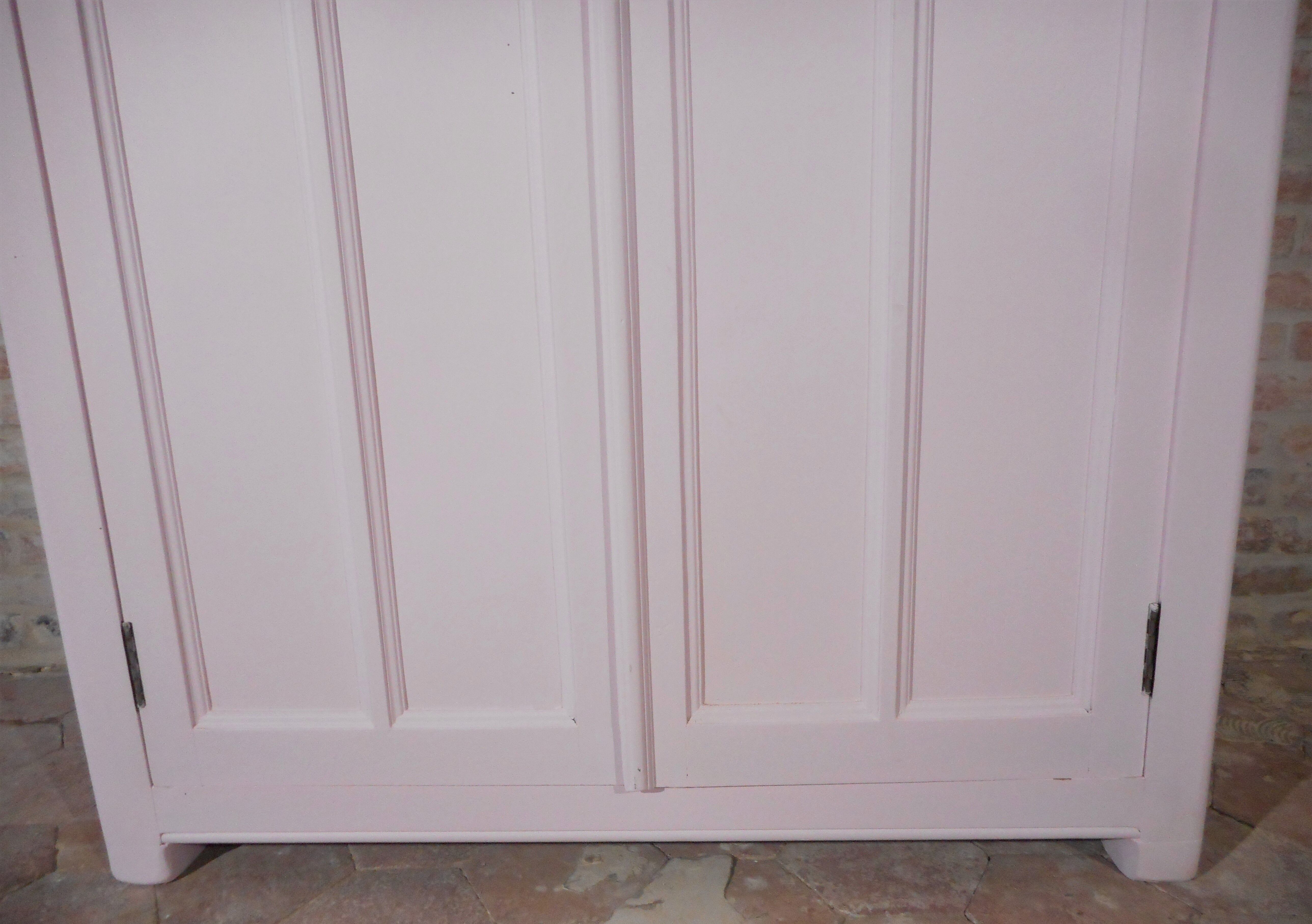 Armoire parisienne