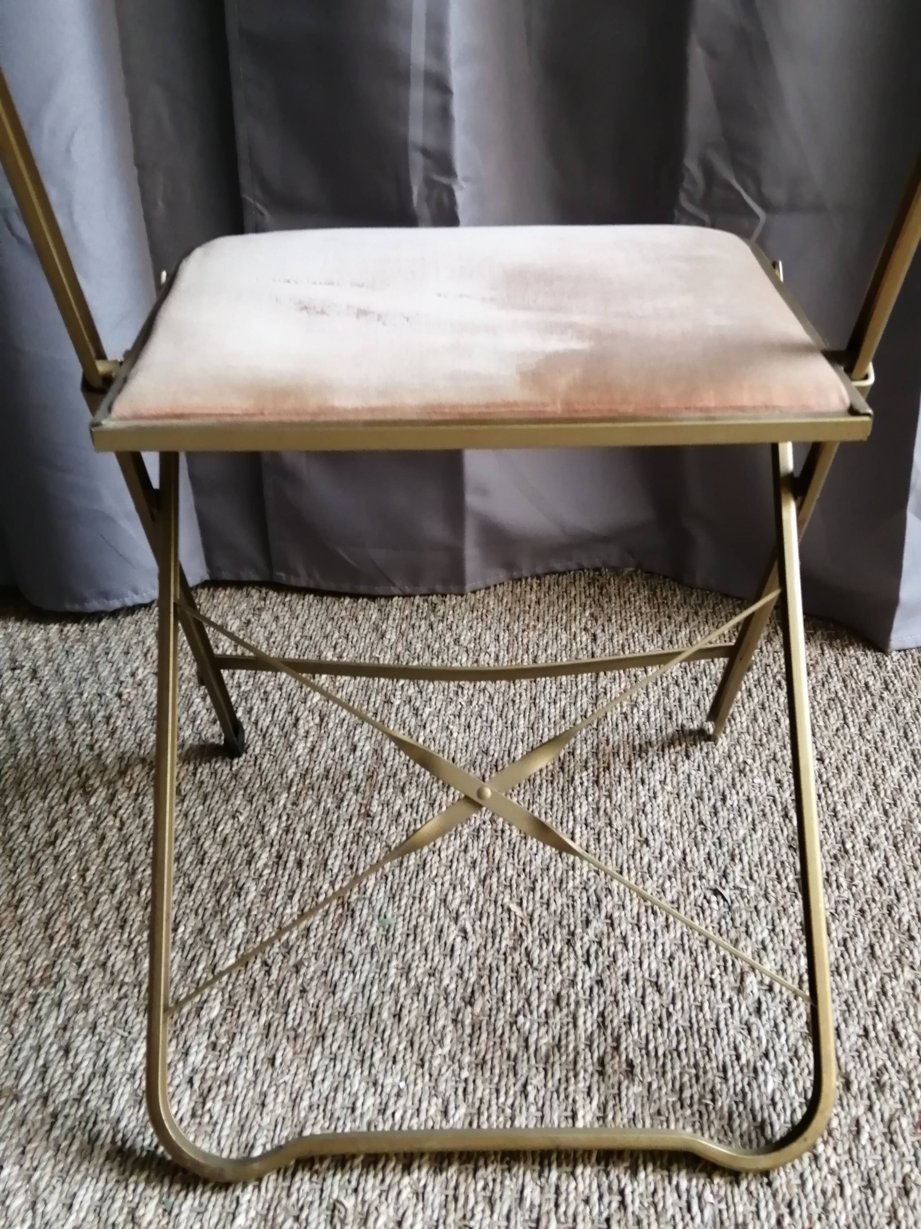 Theatre folding chair